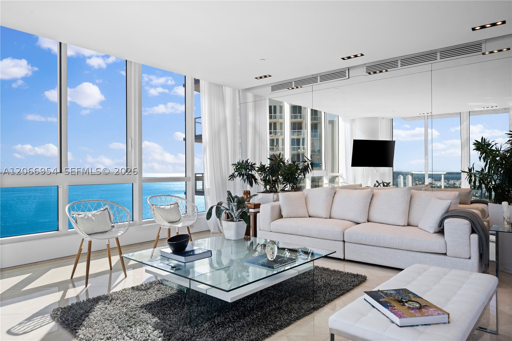 100 S Pointe Dr #3207 Miami Beach, FL 33139