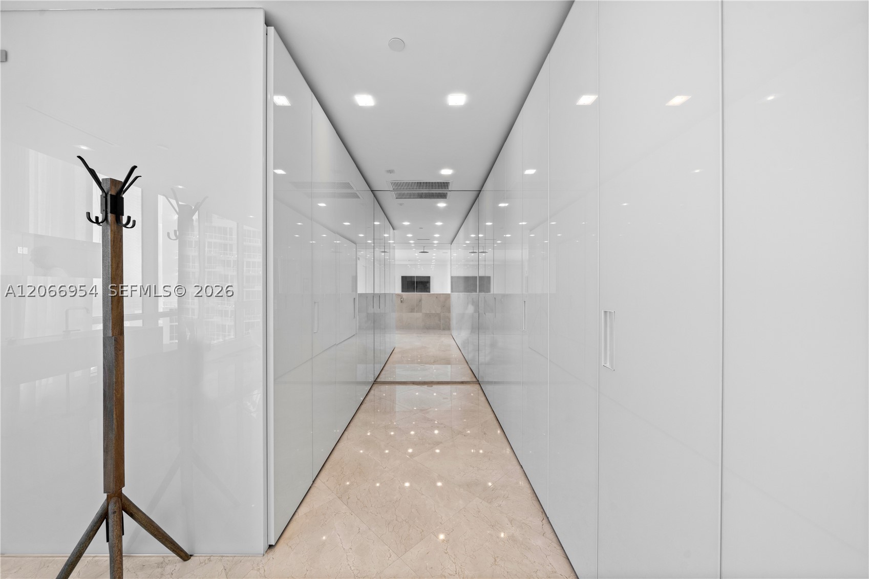 100 S Pointe Dr #3207 Miami Beach, FL 33139