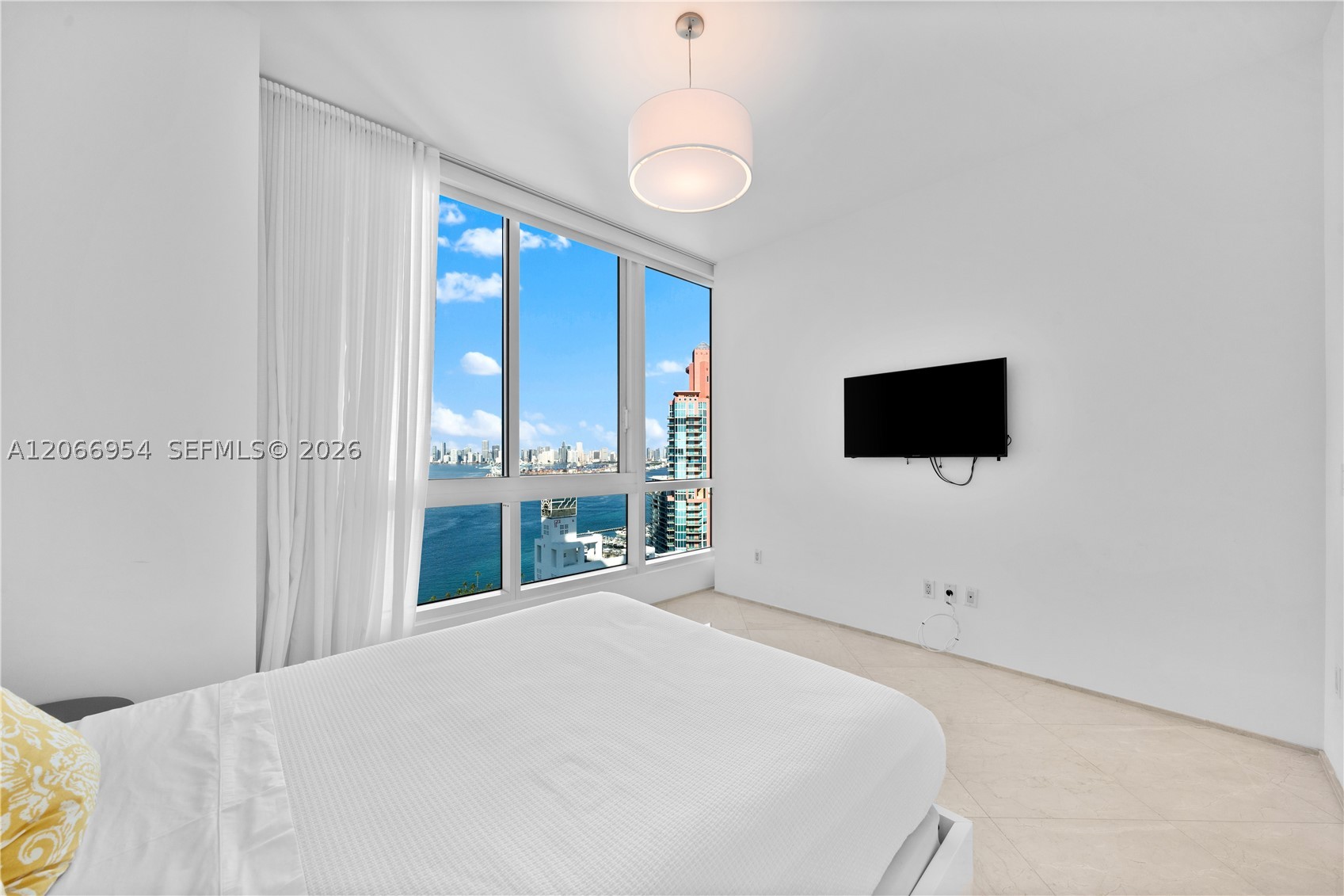 100 S Pointe Dr #3207 Miami Beach, FL 33139