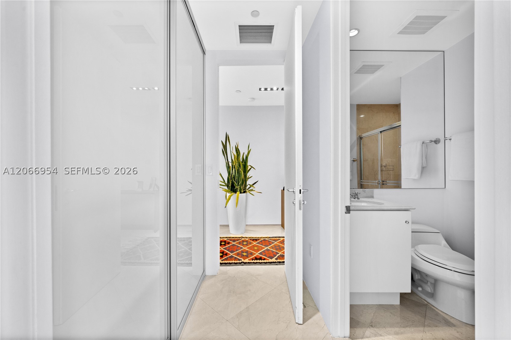 100 S Pointe Dr #3207 Miami Beach, FL 33139