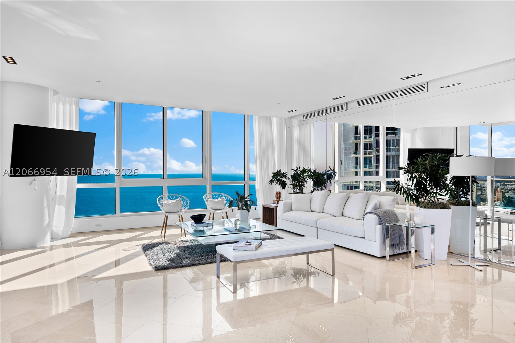 100 S Pointe Dr #3207 Miami Beach, FL 33139