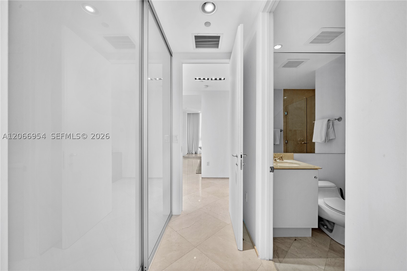 100 S Pointe Dr #3207 Miami Beach, FL 33139