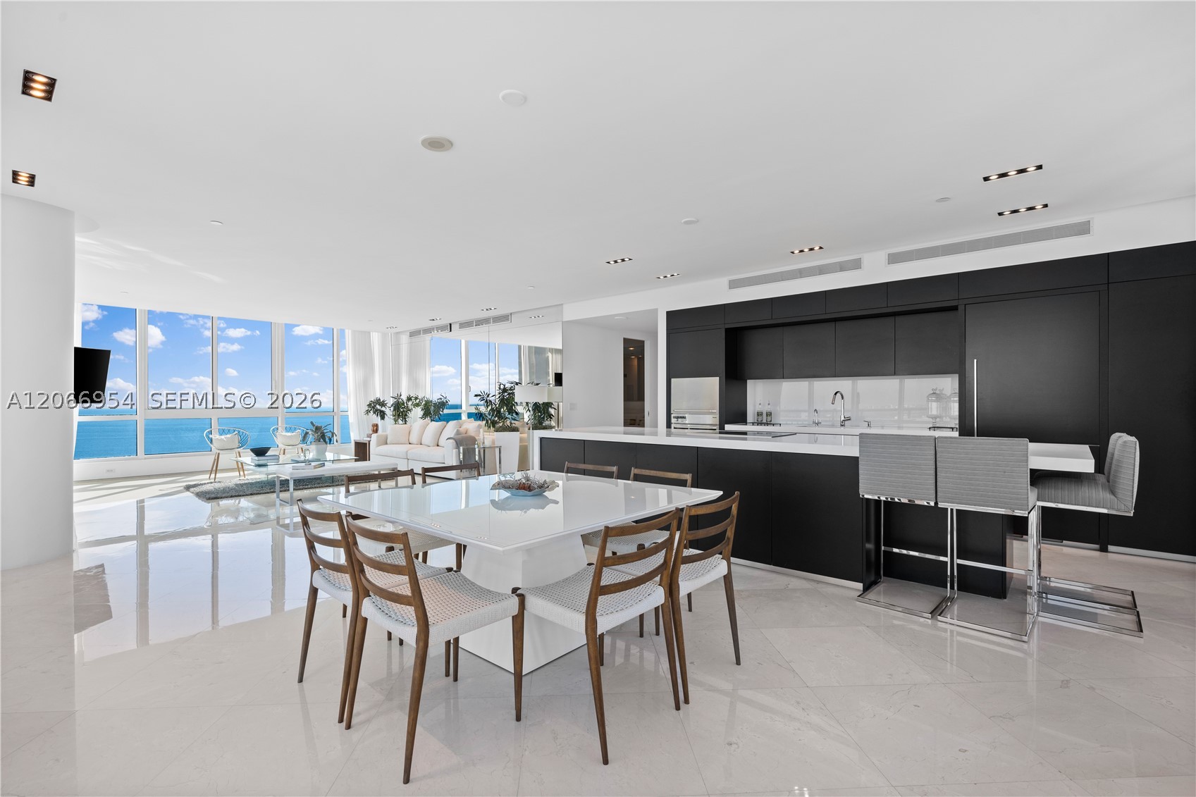 100 S Pointe Dr #3207 Miami Beach, FL 33139