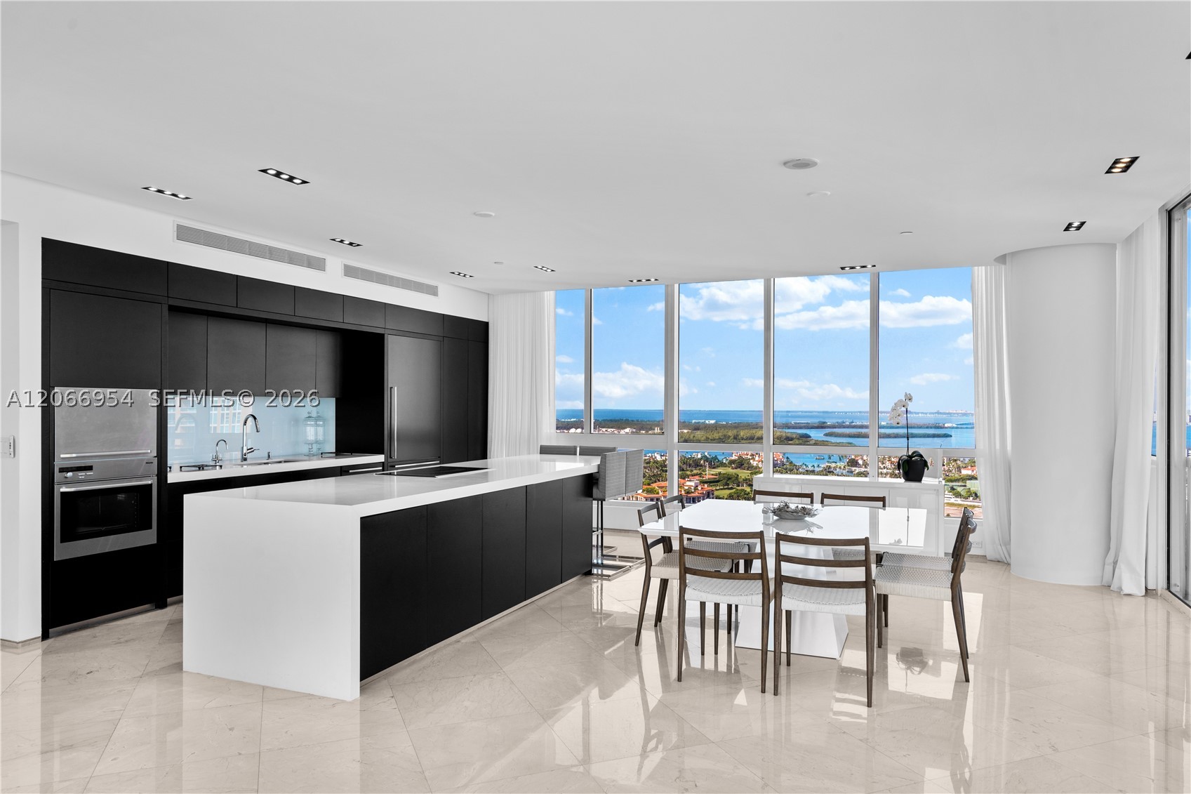100 S Pointe Dr #3207 Miami Beach, FL 33139