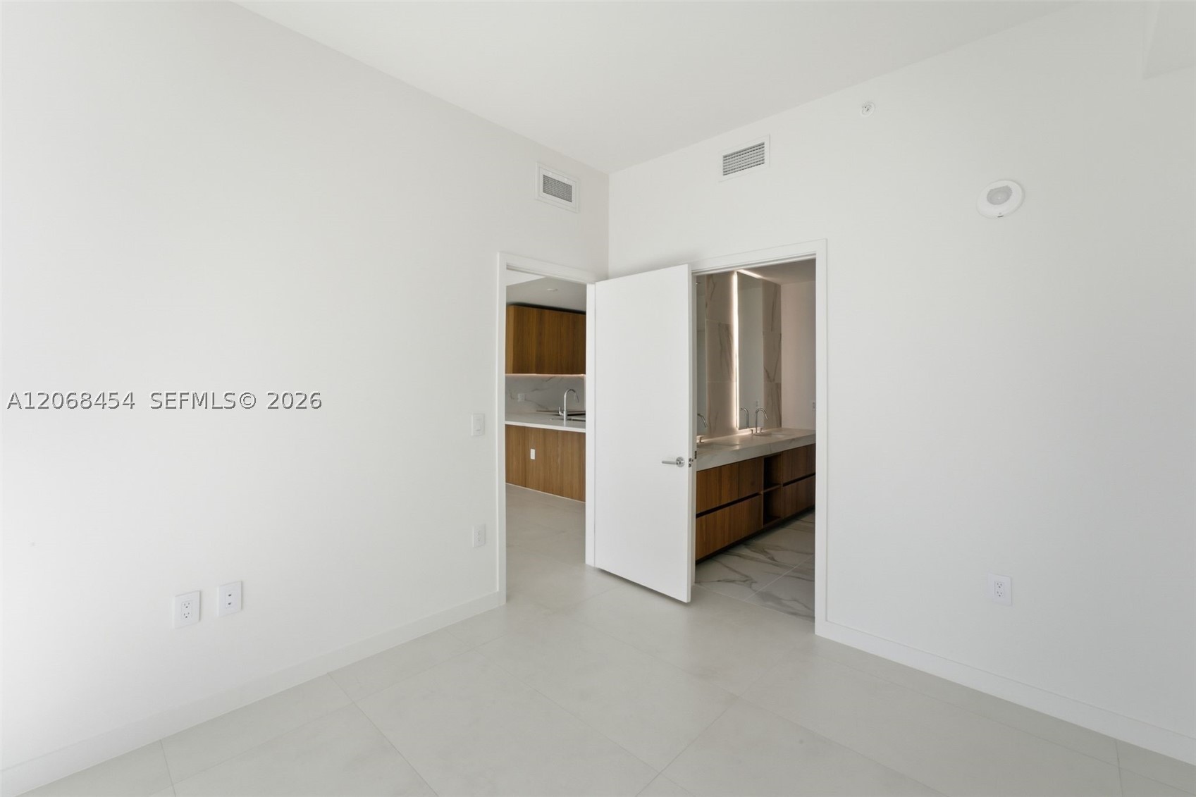 1400 Biscayne Blvd #3004 Miami, FL 33132