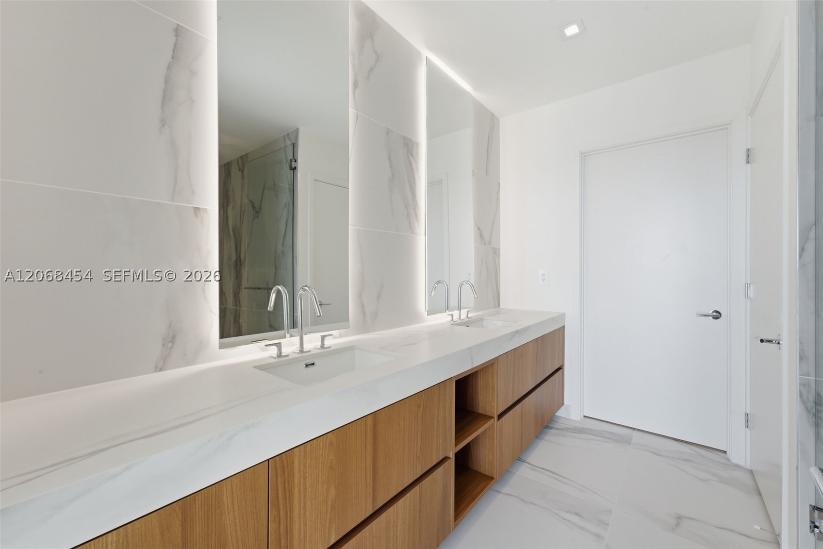 1400 Biscayne Blvd #3004 Miami, FL 33132