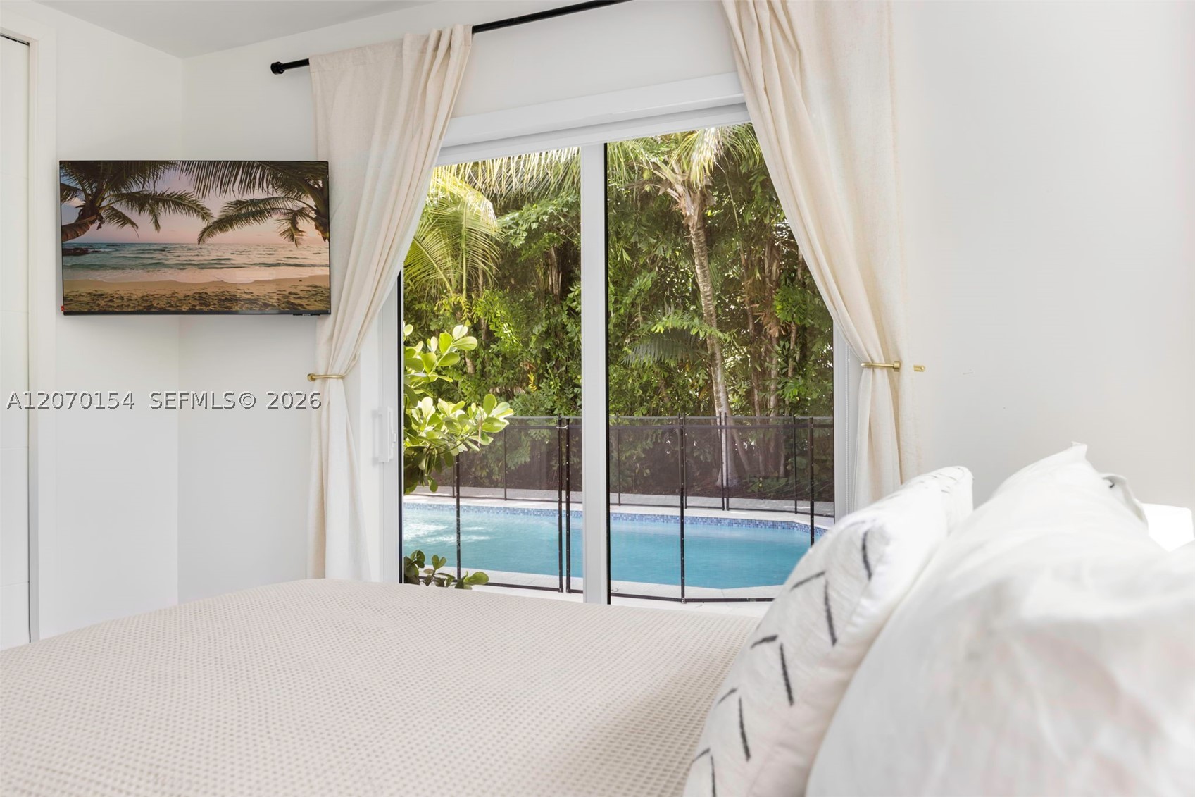 1015 Bayamo Ave Coral Gables, FL 33146