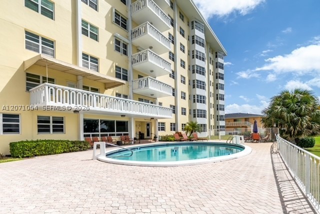 2500 NE 48th Ln #806