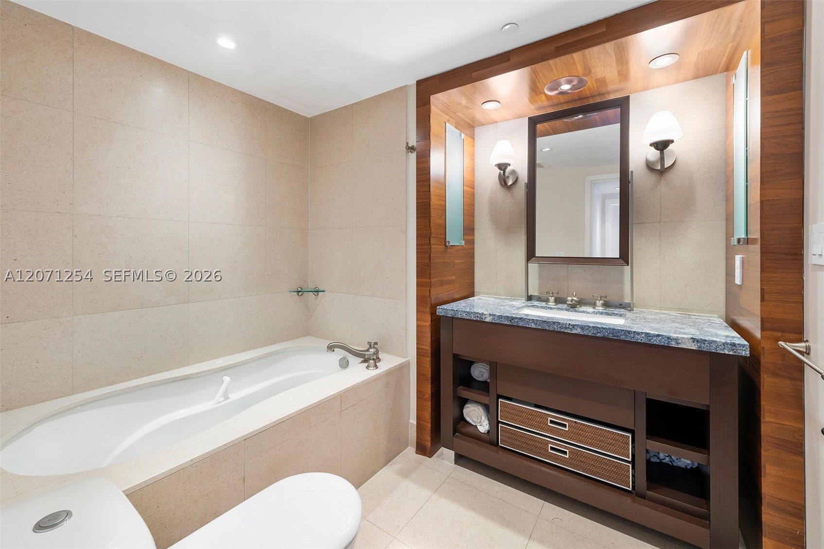 6801 Collins Ave #1206/1210 Miami Beach, FL 33141