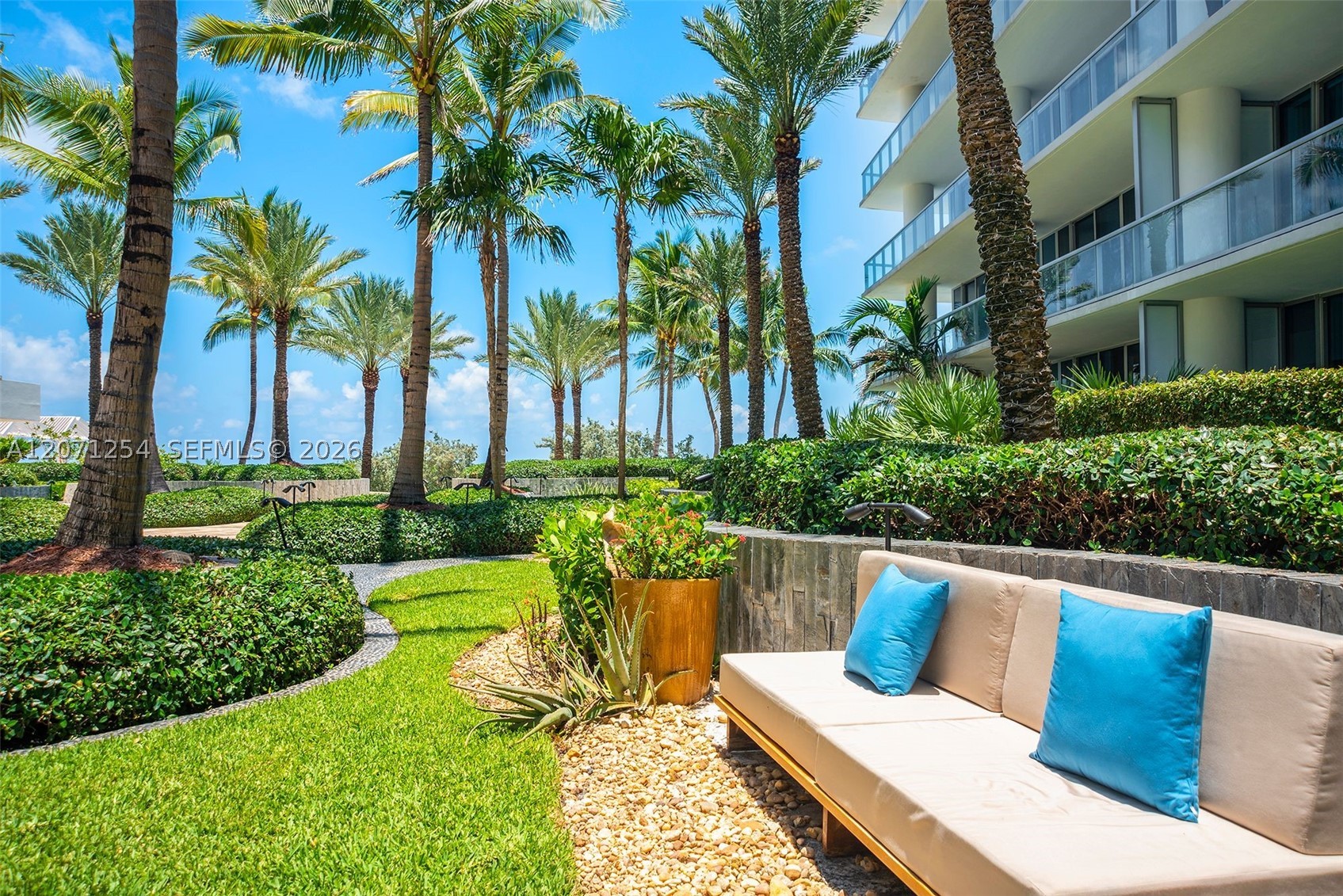 6801 Collins Ave #1206/1210 Miami Beach, FL 33141