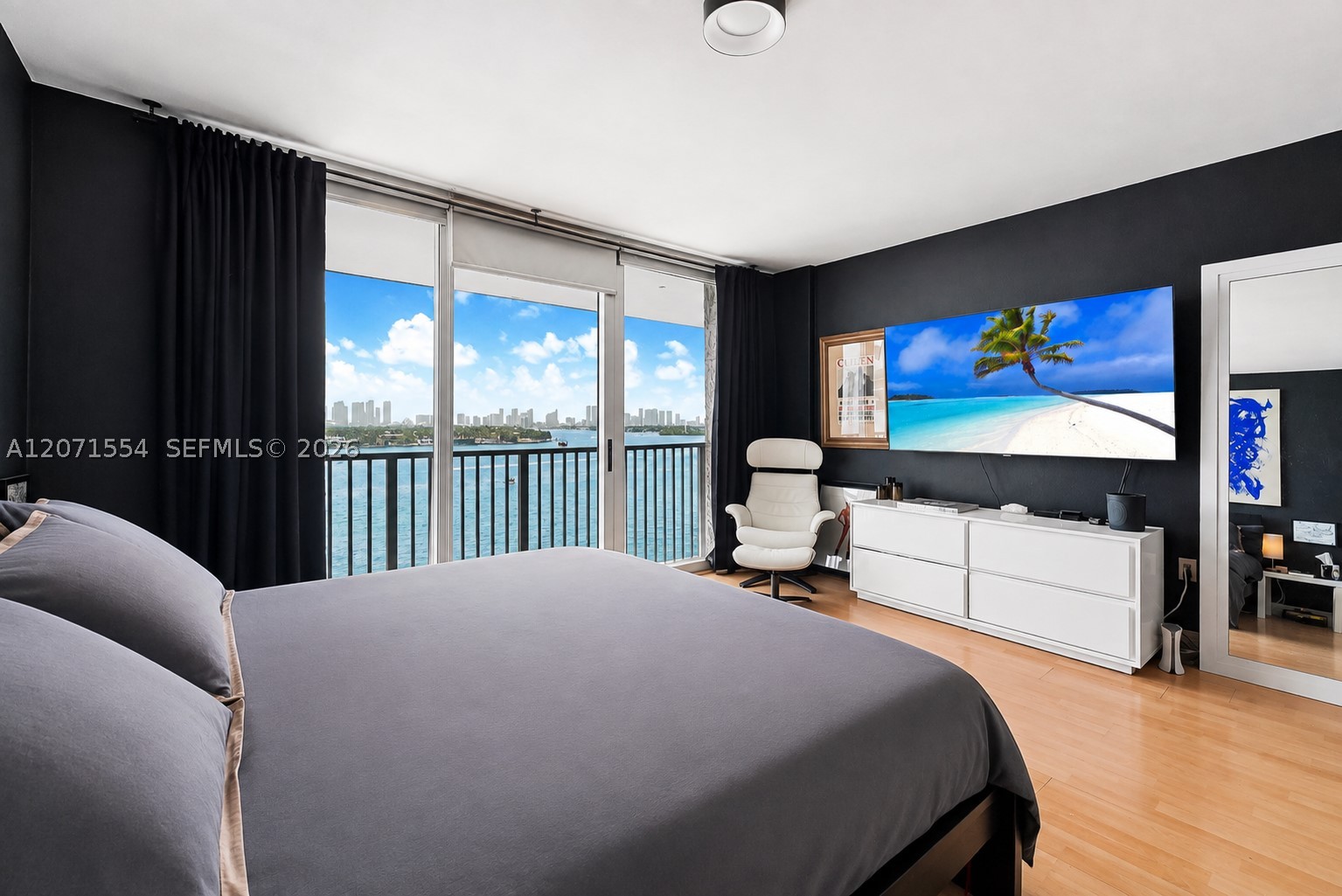 800 West Ave #917 Miami Beach, FL 33139