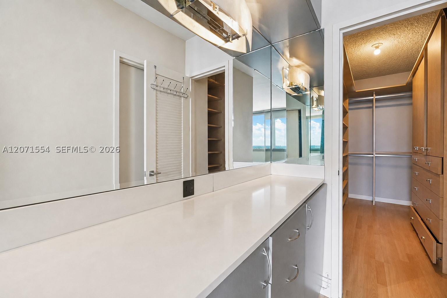 800 West Ave #917 Miami Beach, FL 33139
