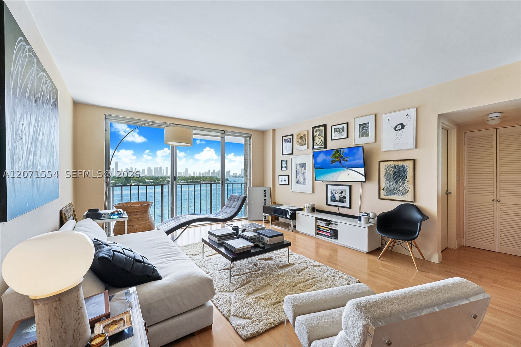 800 West Ave #917 Miami Beach, FL 33139