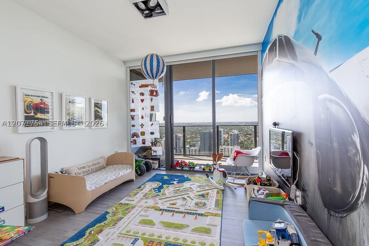 image Brickell Flatiron12