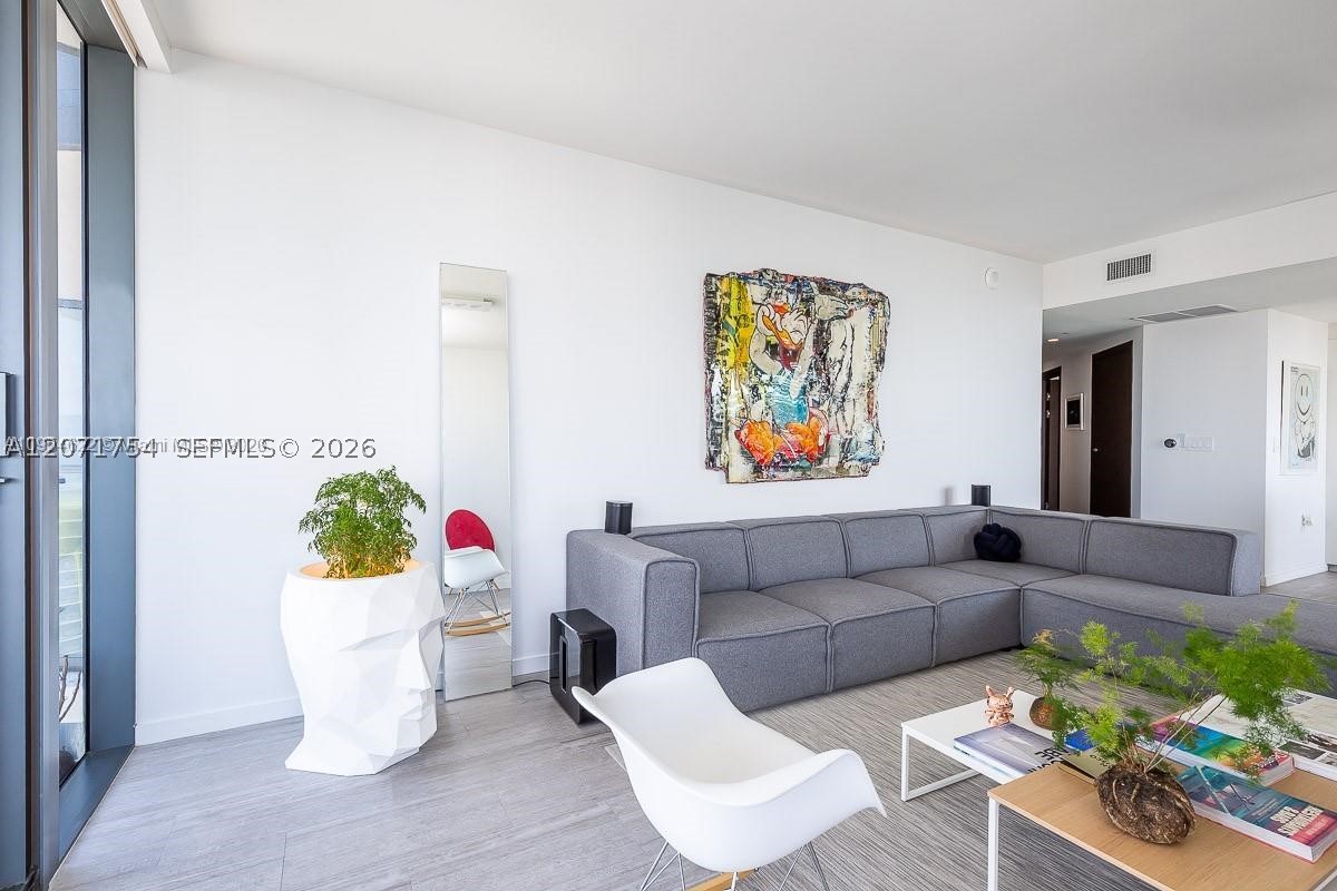 image Brickell Flatiron8