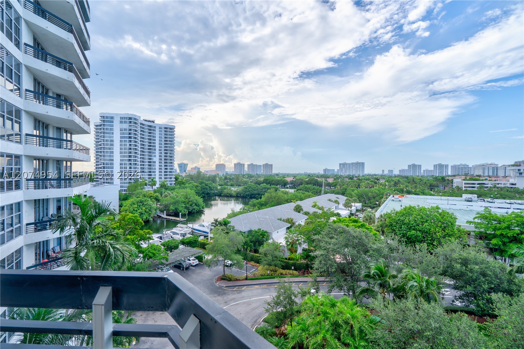 3530 Mystic Pointe Dr #808 Aventura, FL 33180
