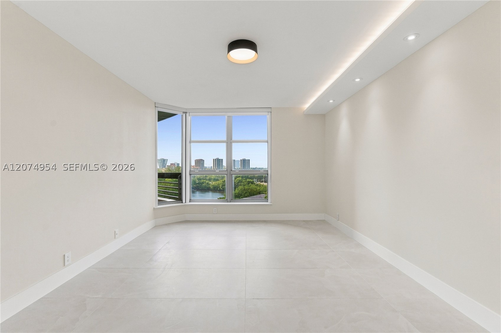 3530 Mystic Pointe Dr #808 Aventura, FL 33180