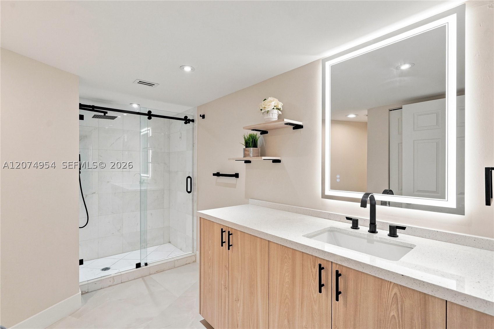 3530 Mystic Pointe Dr #808 Aventura, FL 33180