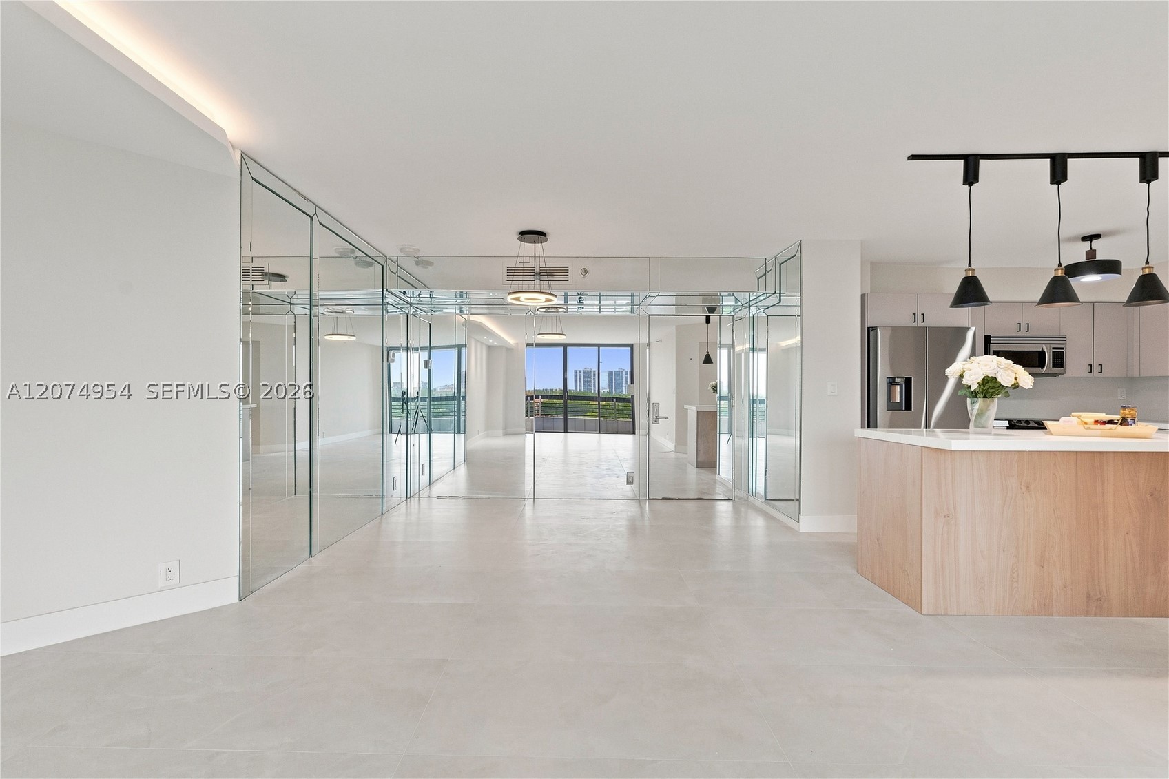 3530 Mystic Pointe Dr #808 Aventura, FL 33180