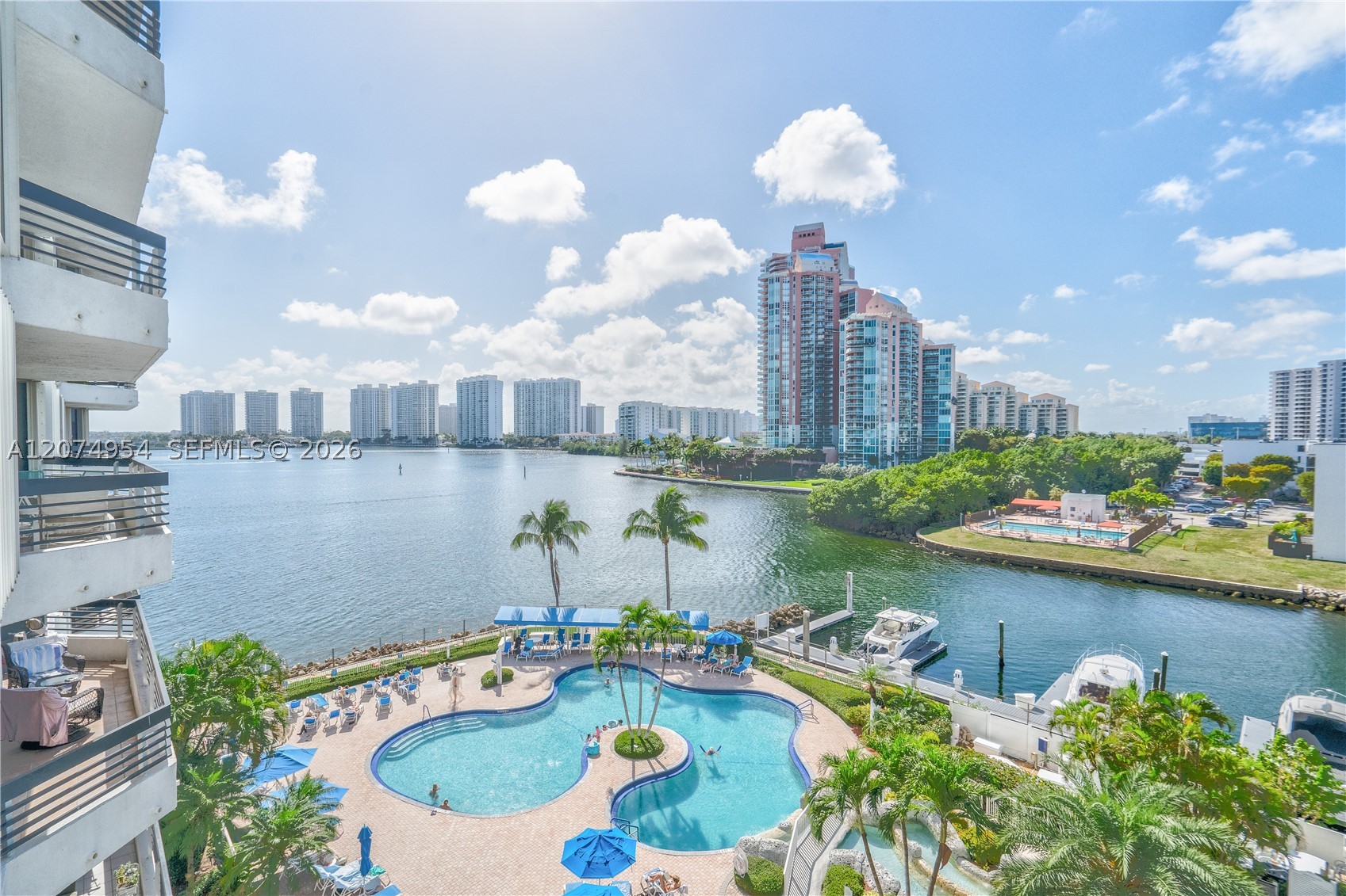 3530 Mystic Pointe Dr #808 Aventura, FL 33180