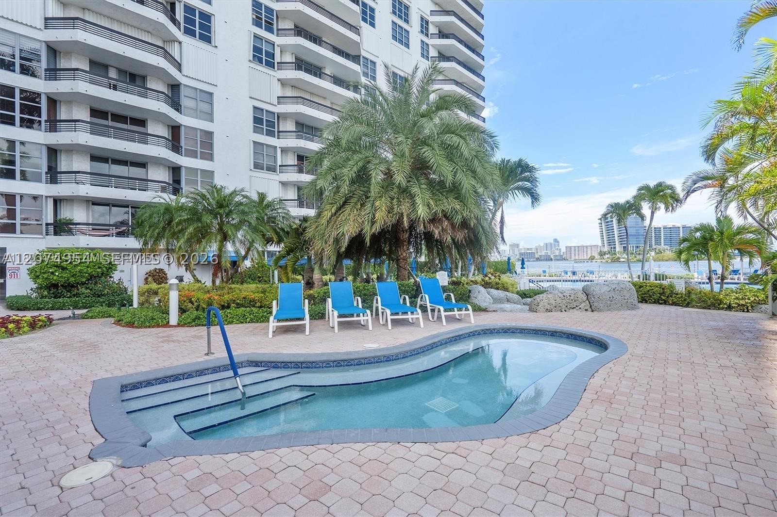 3530 Mystic Pointe Dr #808 Aventura, FL 33180