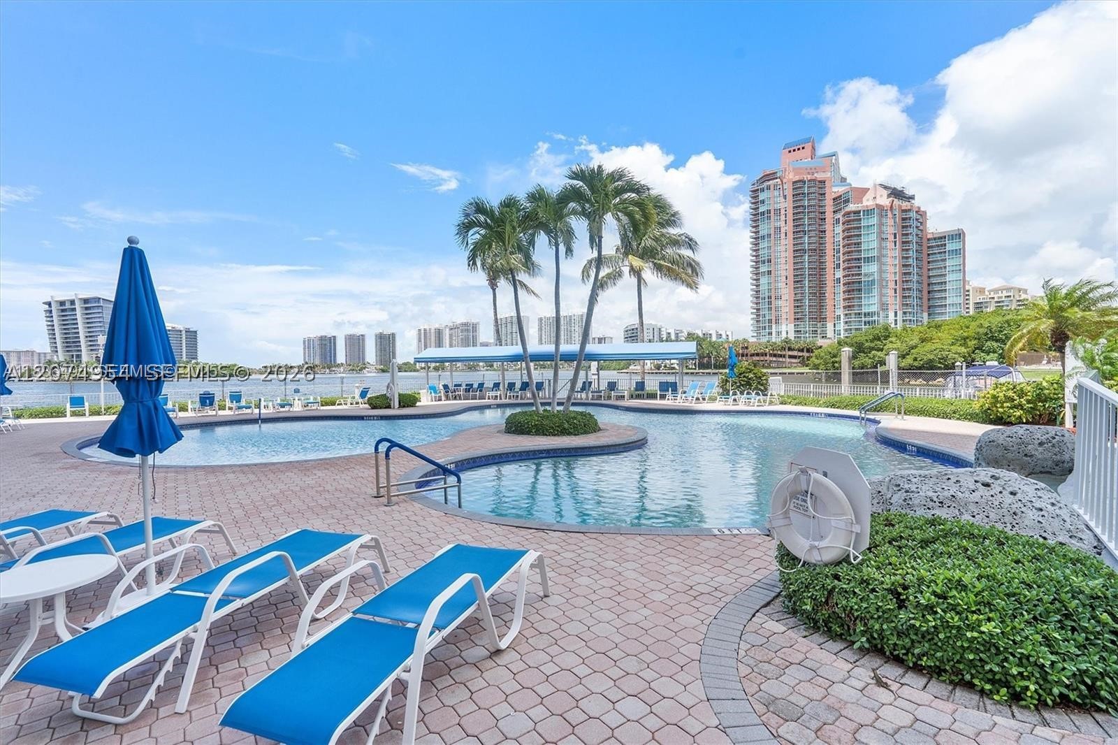 3530 Mystic Pointe Dr #808 Aventura, FL 33180