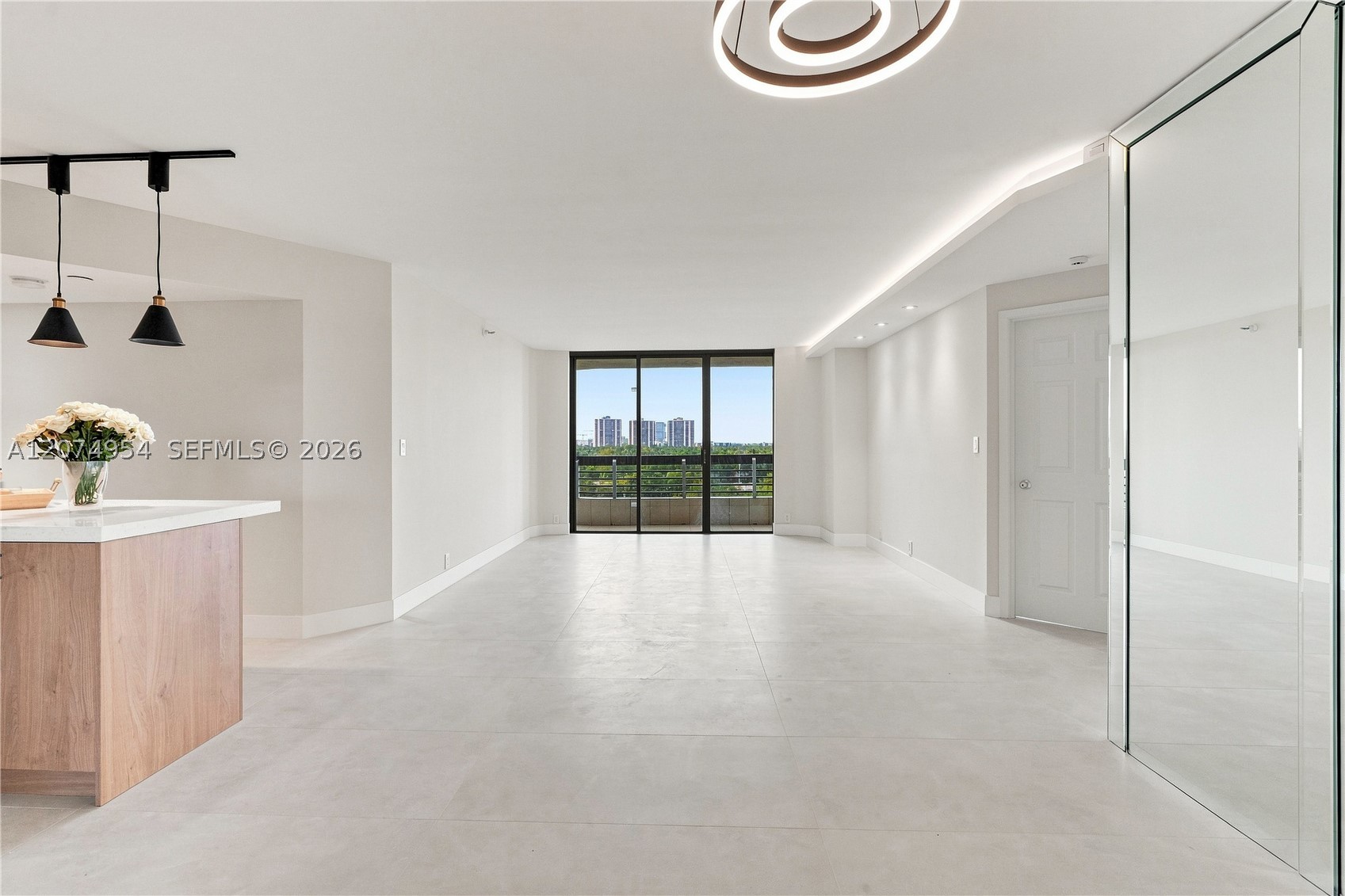 3530 Mystic Pointe Dr #808 Aventura, FL 33180