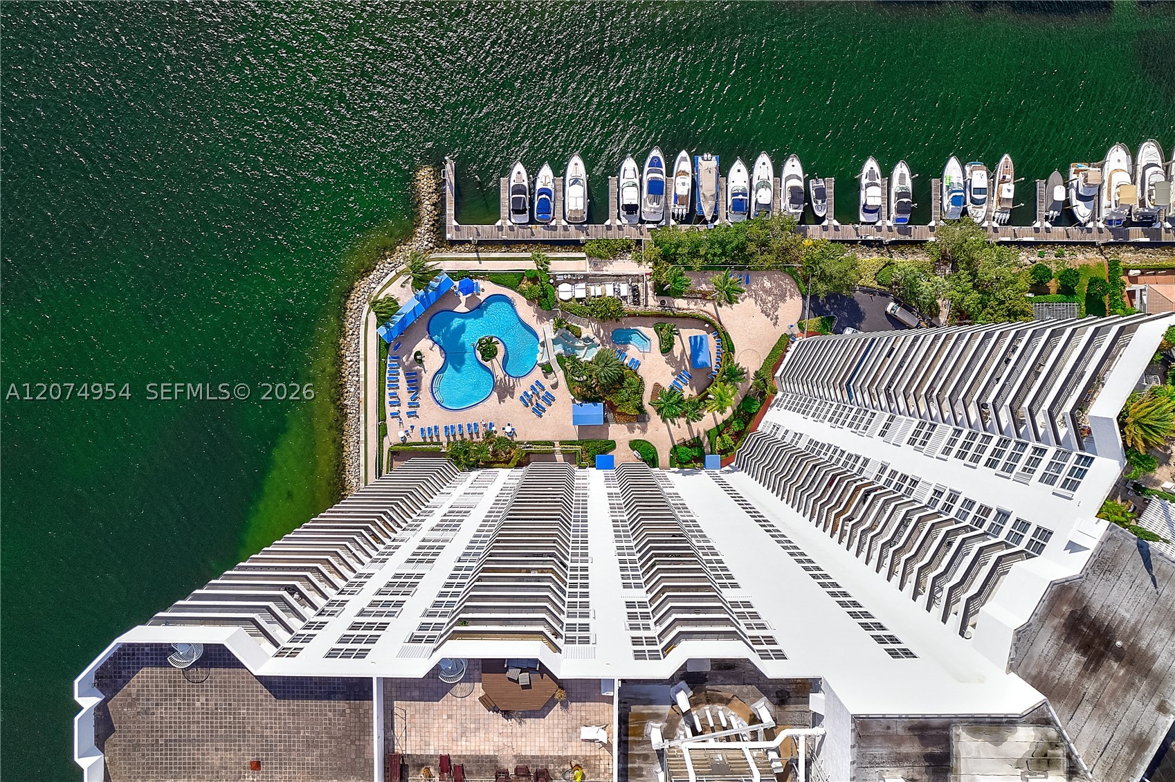 3530 Mystic Pointe Dr #808 Aventura, FL 33180
