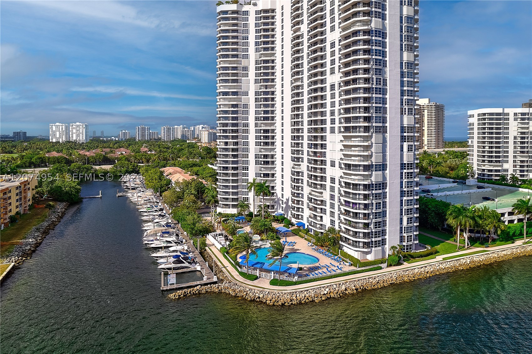 3530 Mystic Pointe Dr #808 Aventura, FL 33180