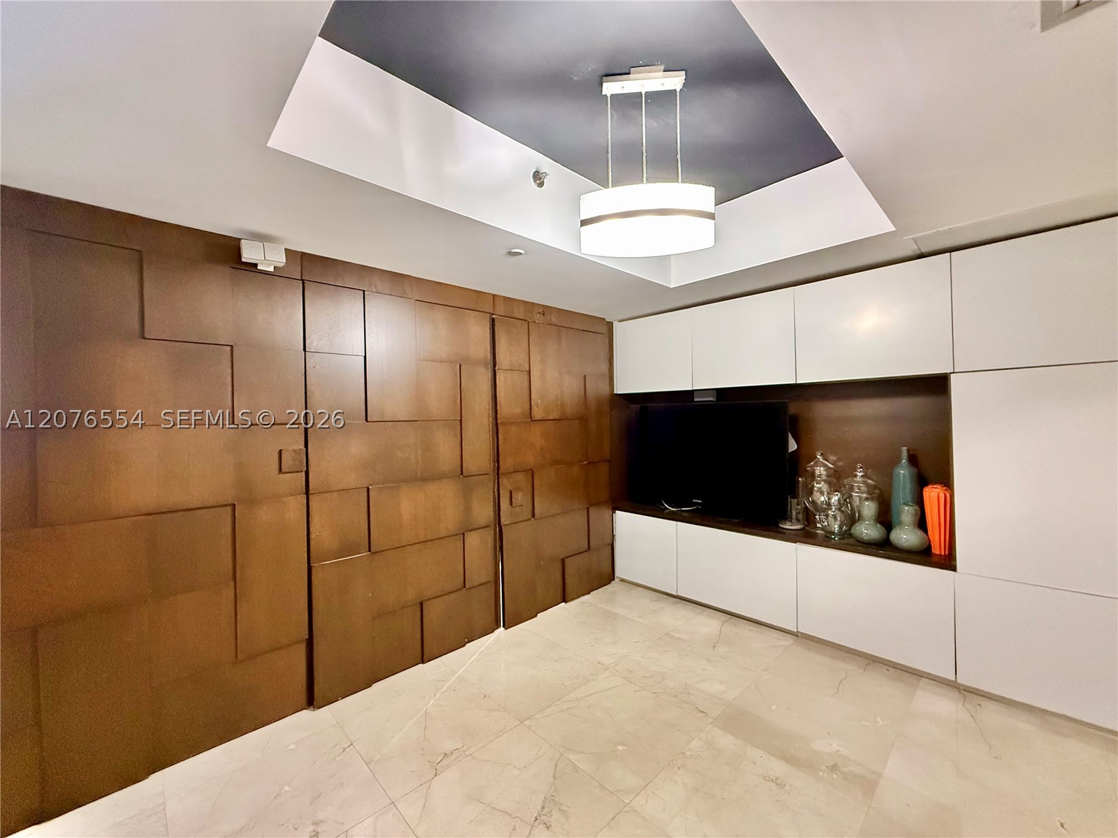 465 Brickell Ave #5605 Miami, FL 33131