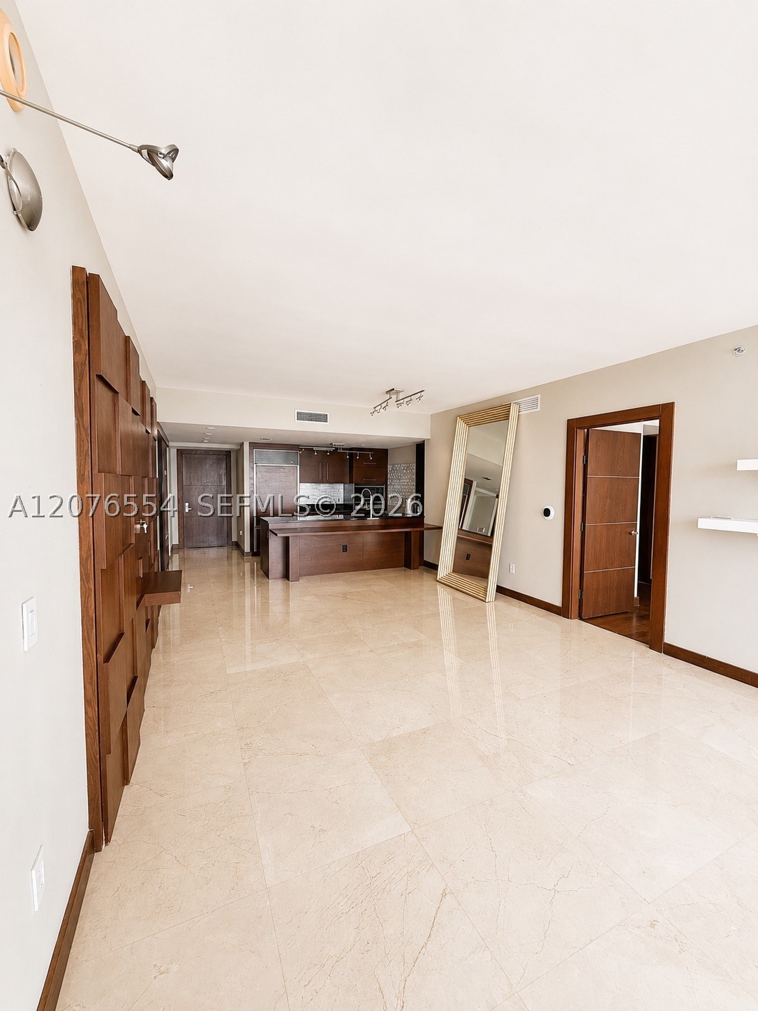image Icon Brickell I15