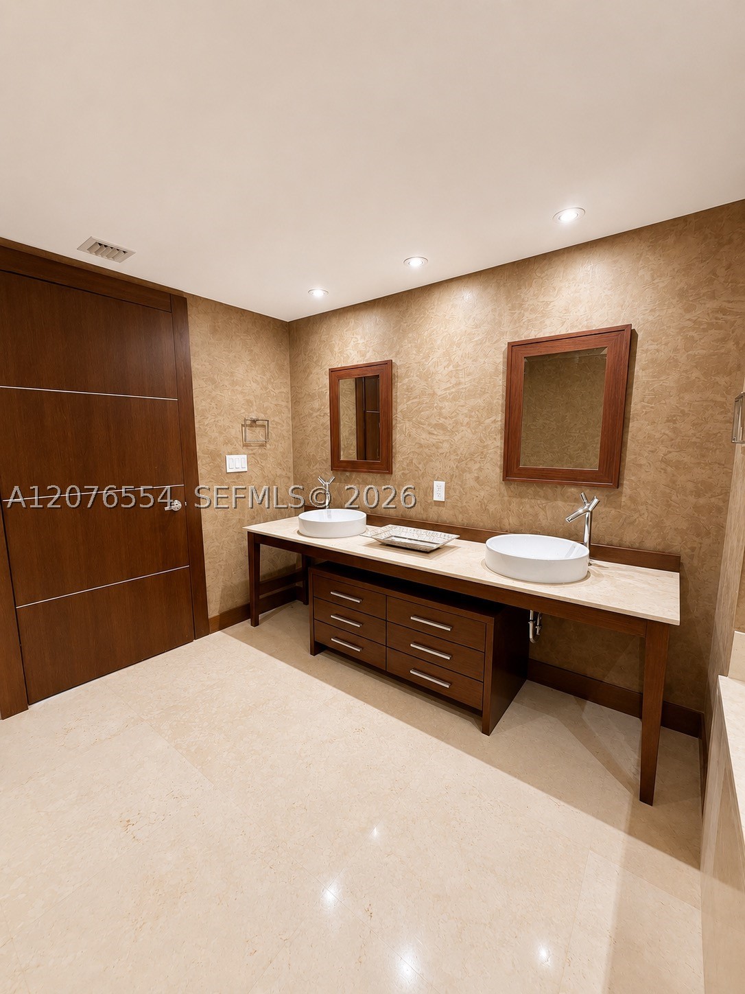 image Icon Brickell I17