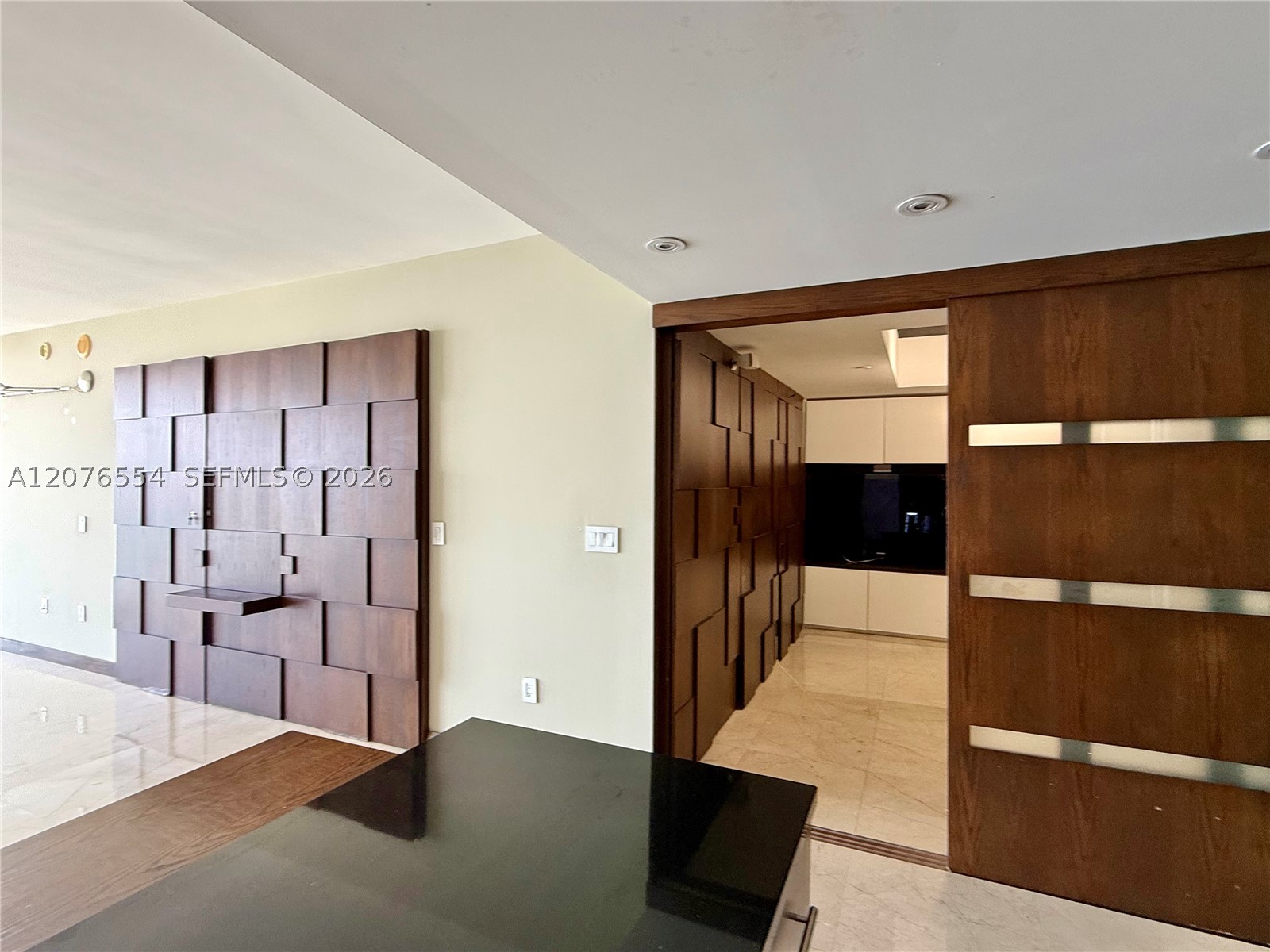 465 Brickell Ave #5605 Miami, FL 33131