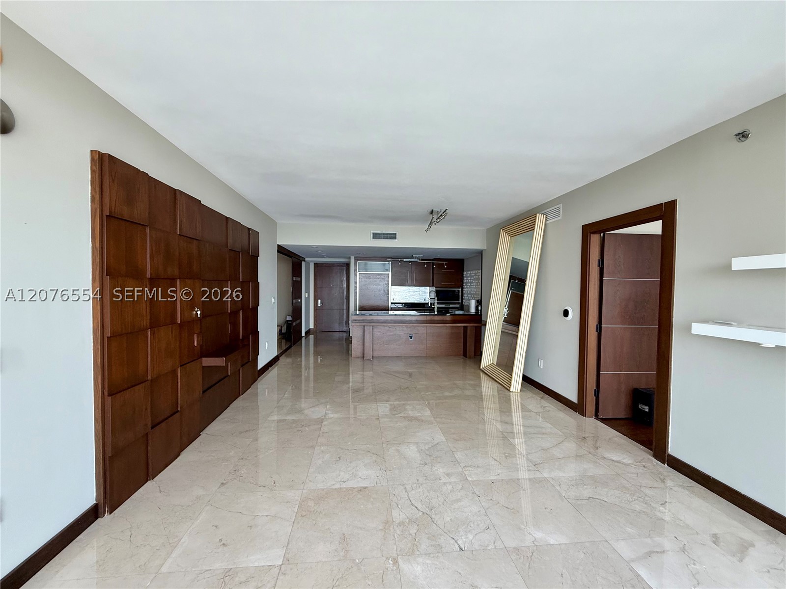 465 Brickell Ave #5605 Miami, FL 33131