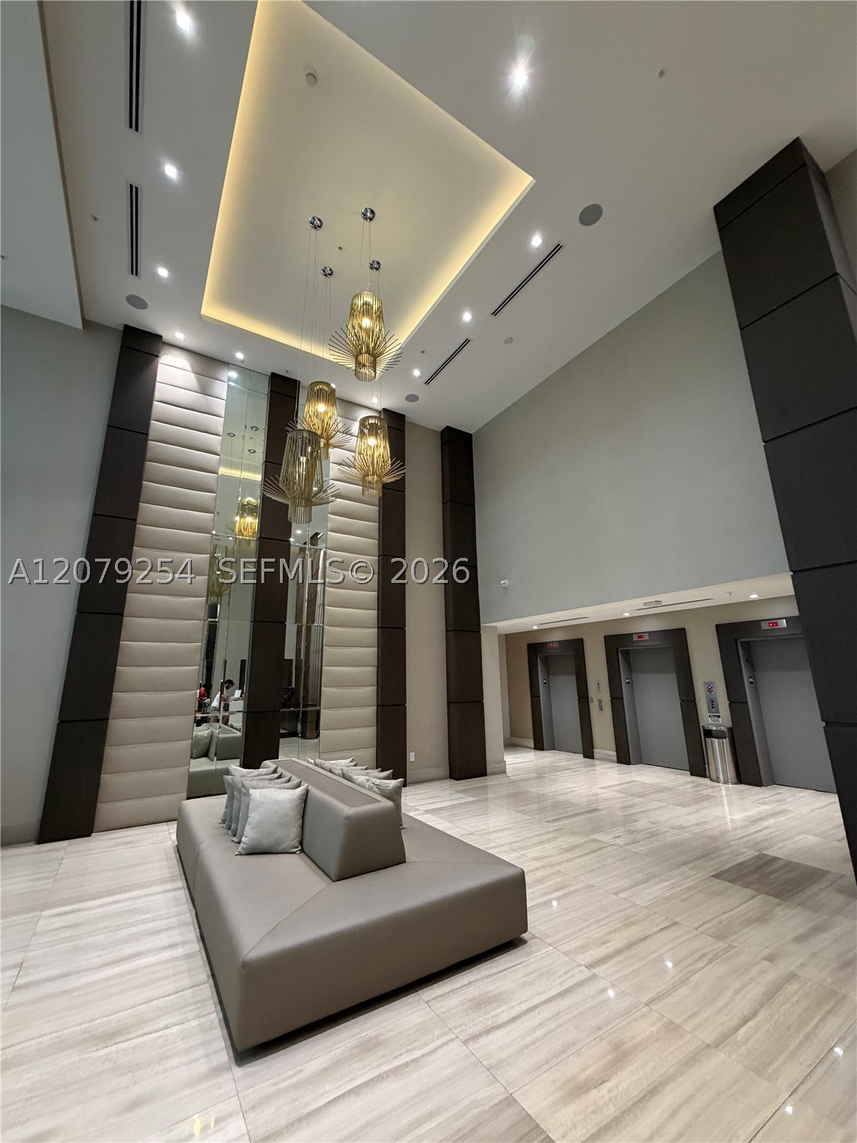 image Brickell Ten0