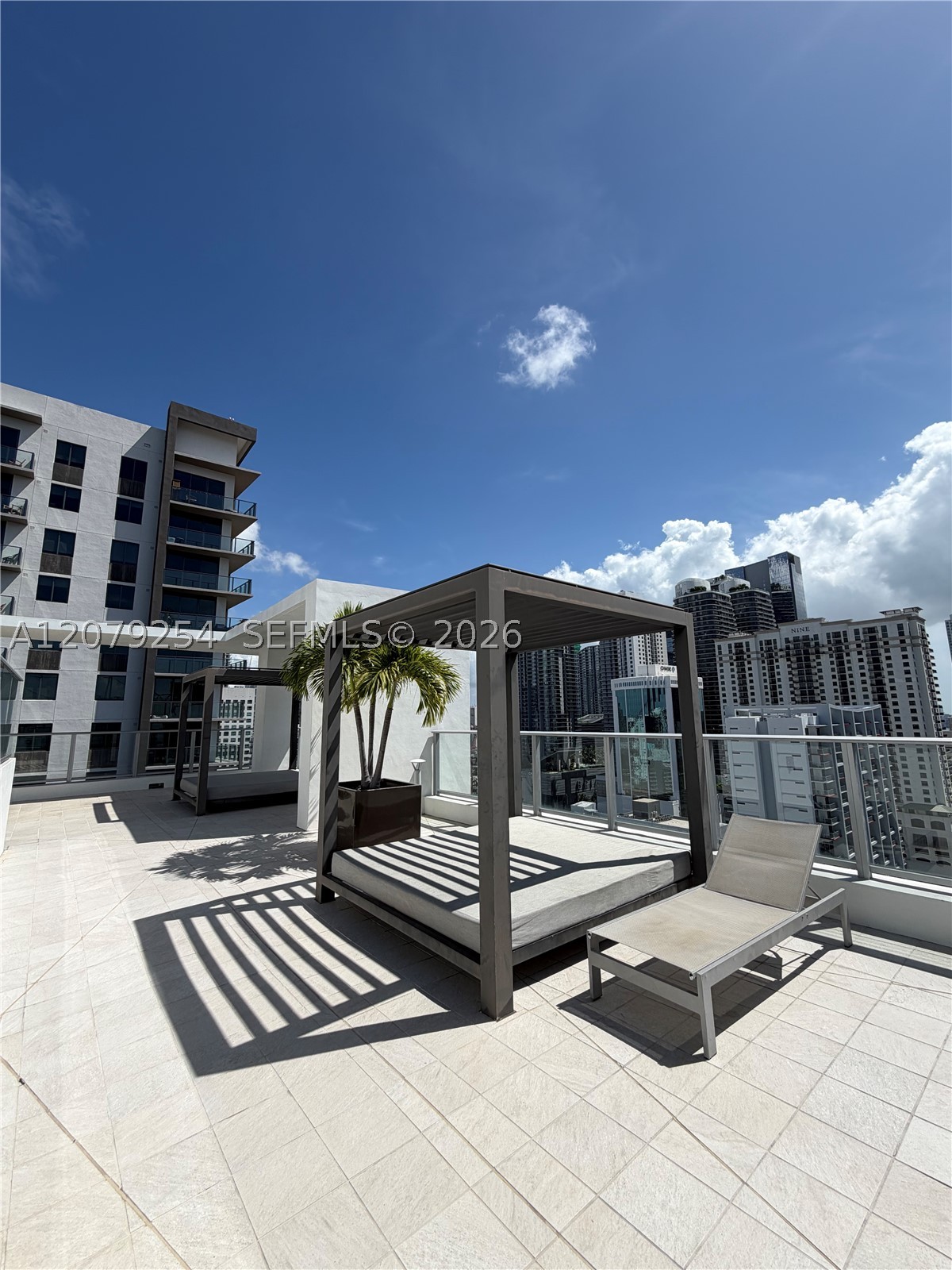 image Brickell Ten12