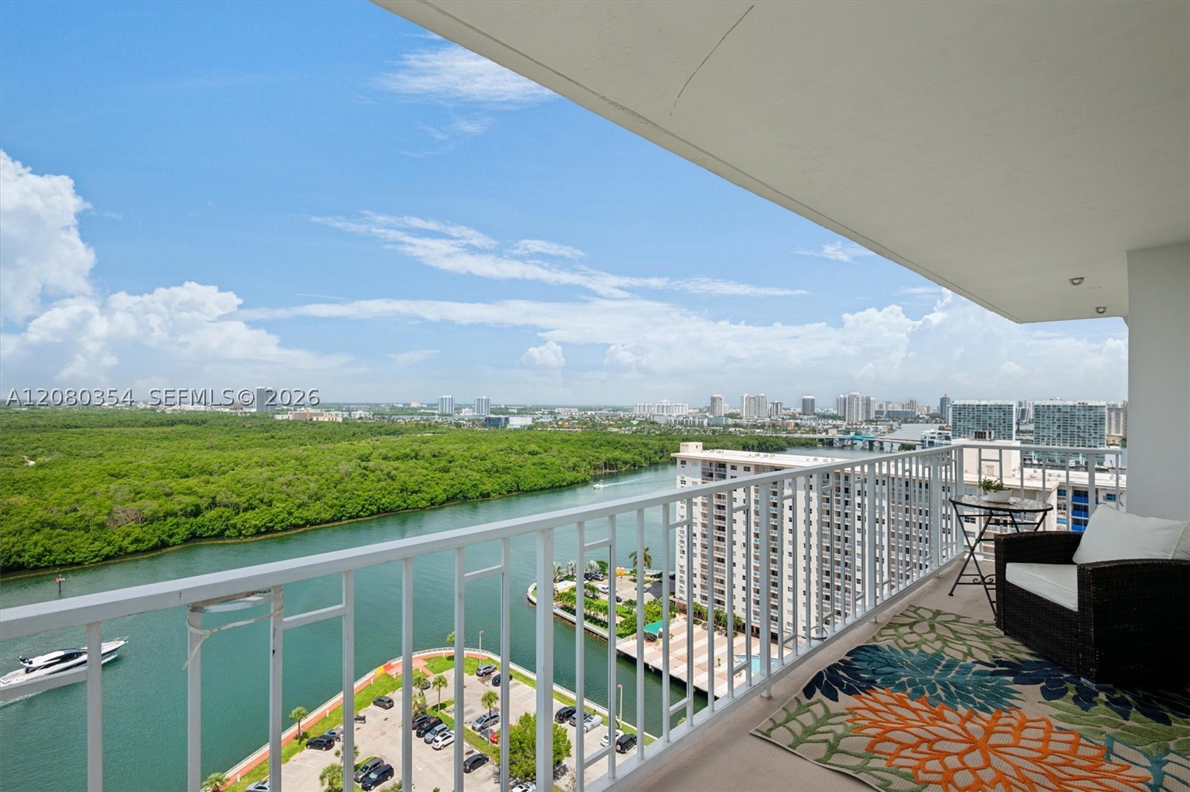 500 Bayview Dr #2122 Sunny Isles Beach, FL 33160