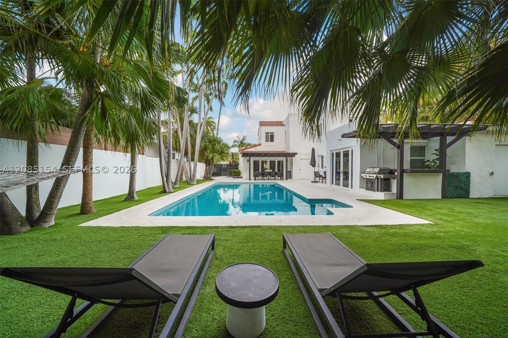 5237 La Gorce Dr Miami Beach, FL 33140