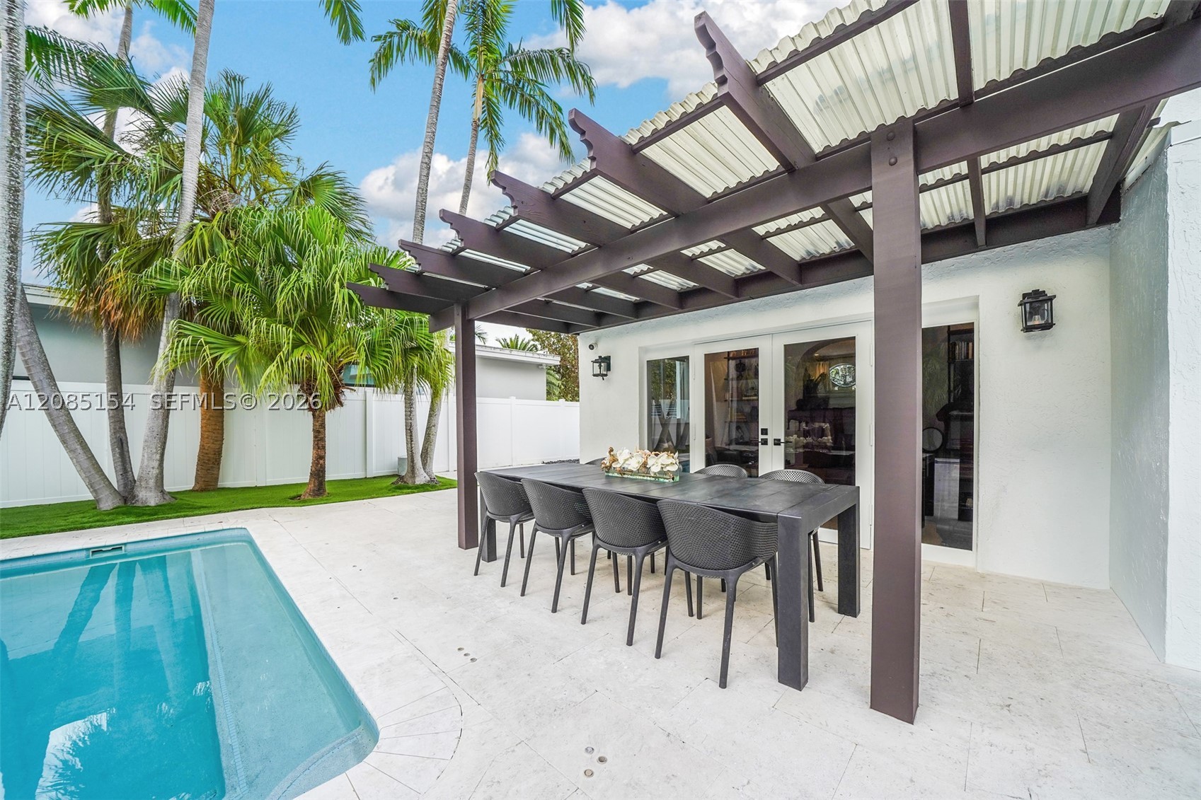 5237 La Gorce Dr Miami Beach, FL 33140