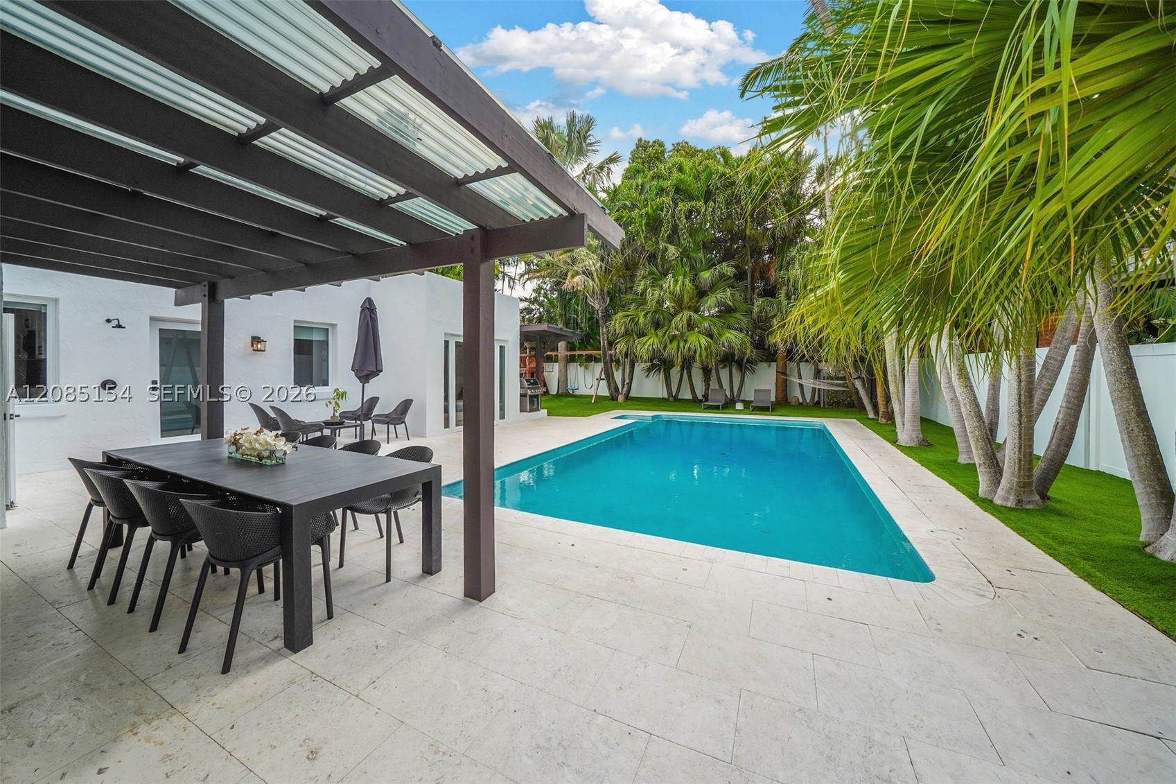5237 La Gorce Dr Miami Beach, FL 33140