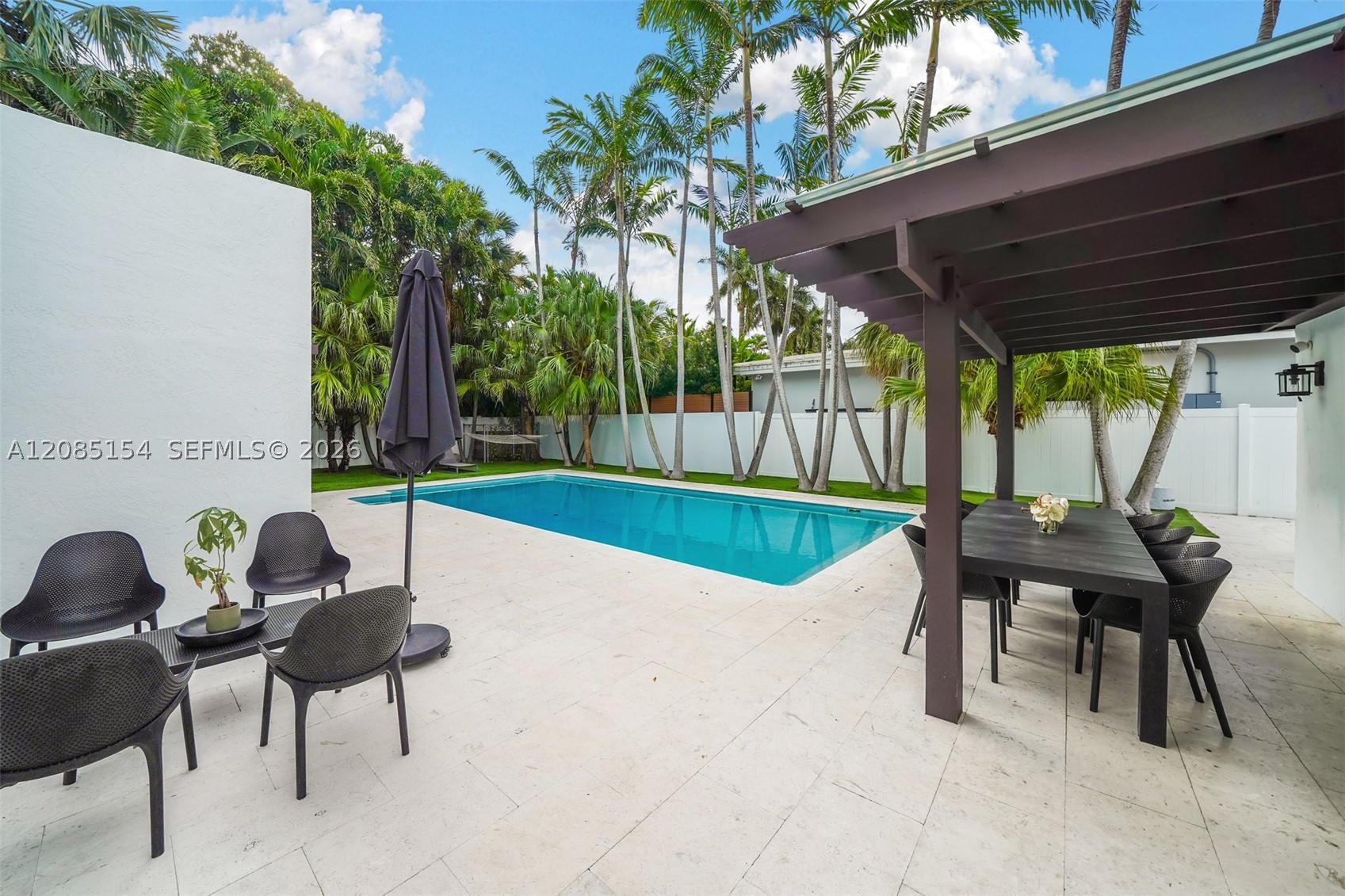 5237 La Gorce Dr Miami Beach, FL 33140
