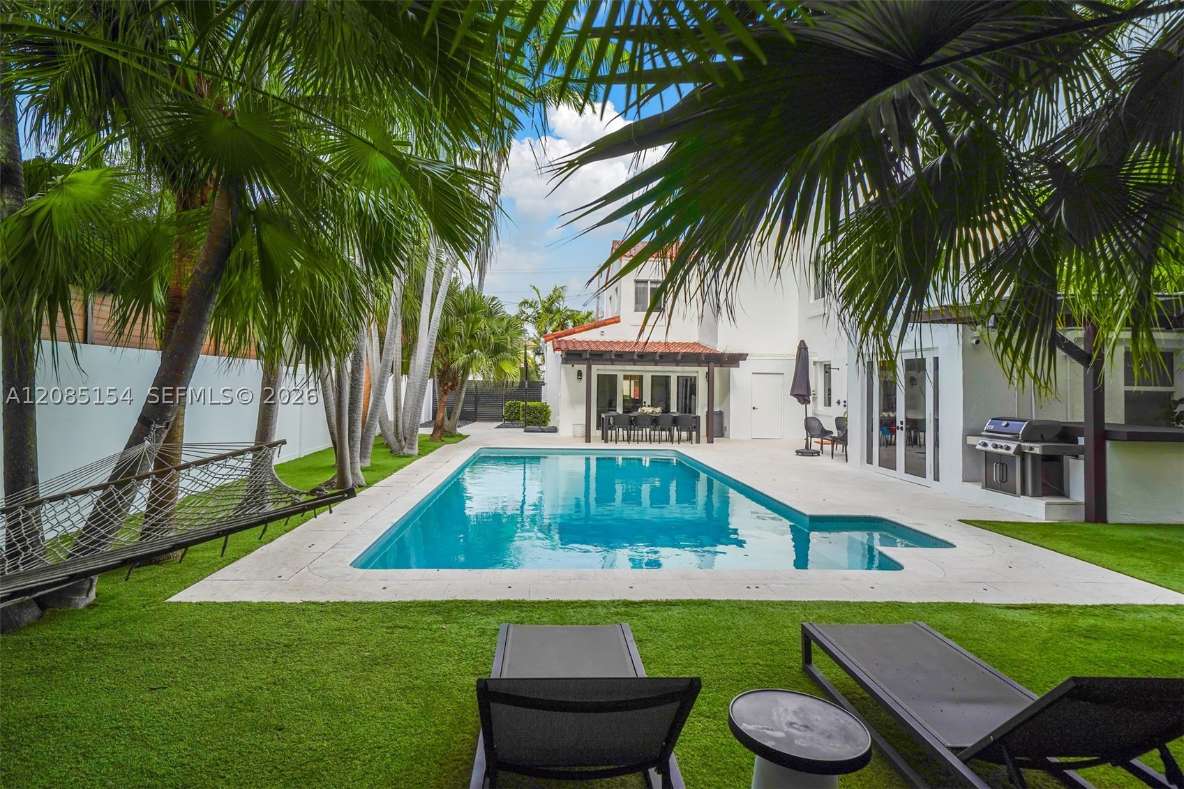 5237 La Gorce Dr Miami Beach, FL 33140