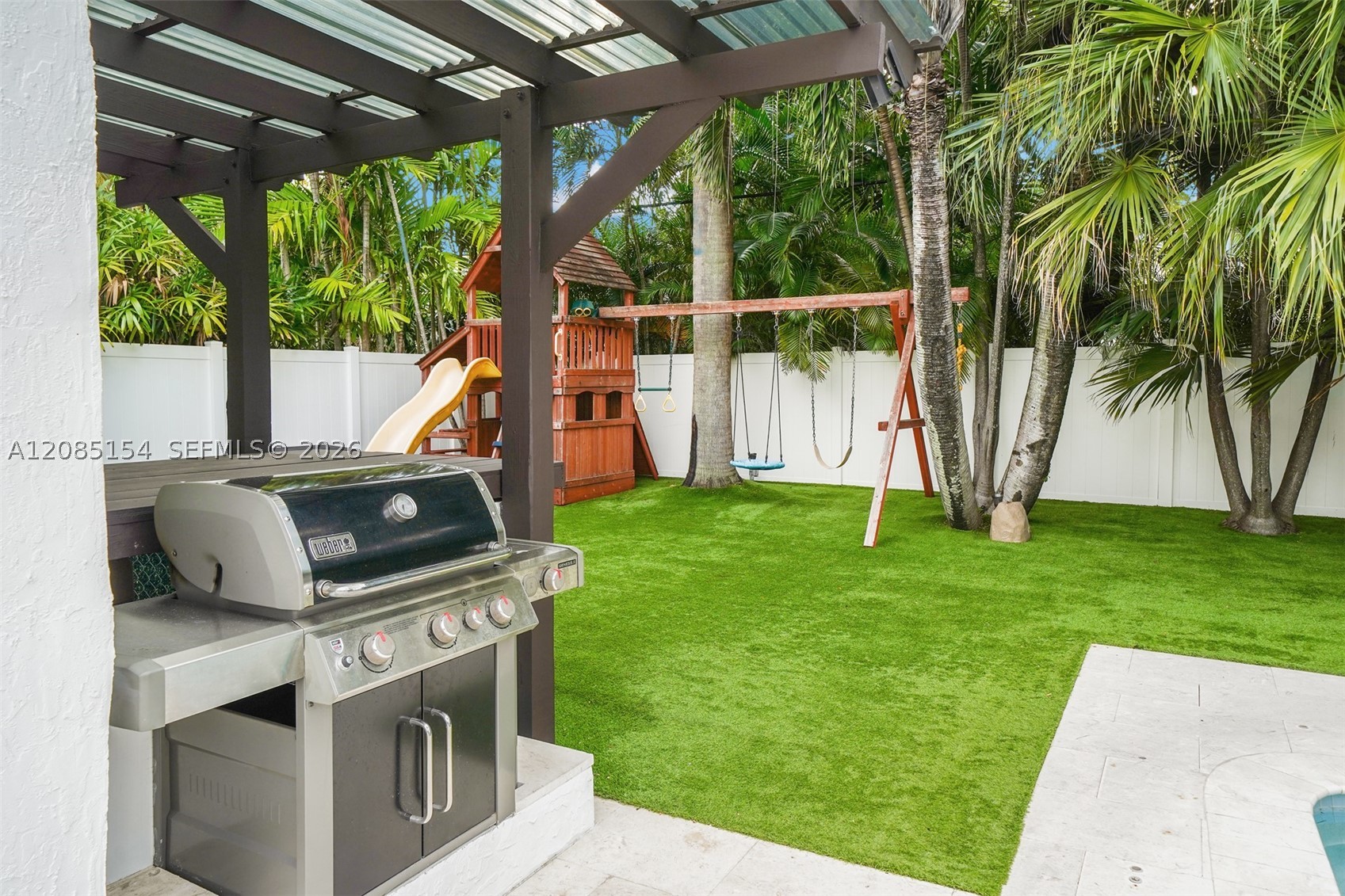 5237 La Gorce Dr Miami Beach, FL 33140
