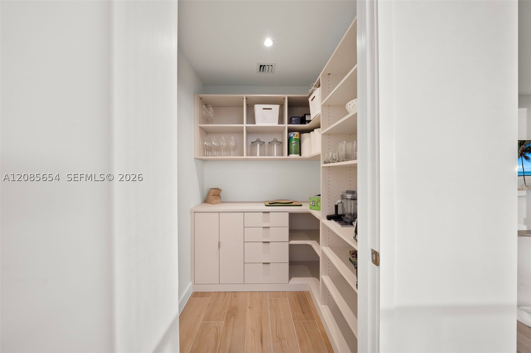 2678 Tigertail Ave #1101 Miami, FL 33133