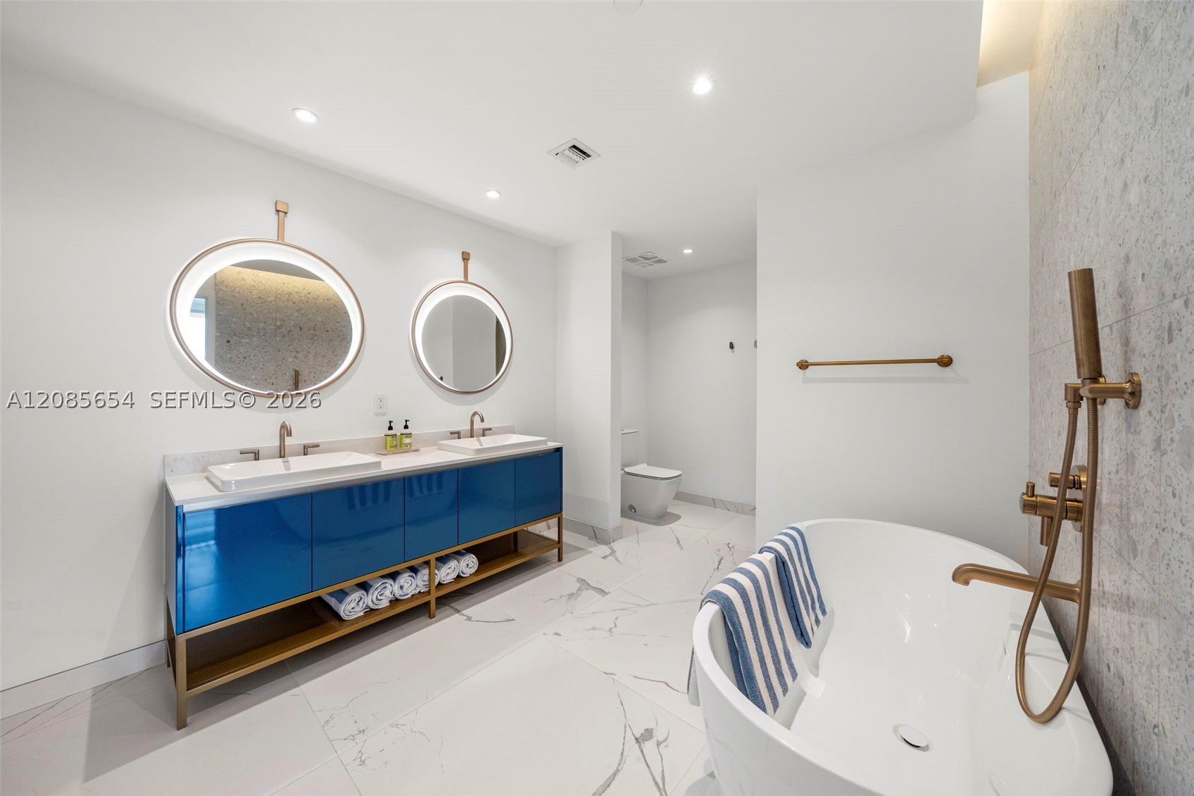 2678 Tigertail Ave #1101 Miami, FL 33133
