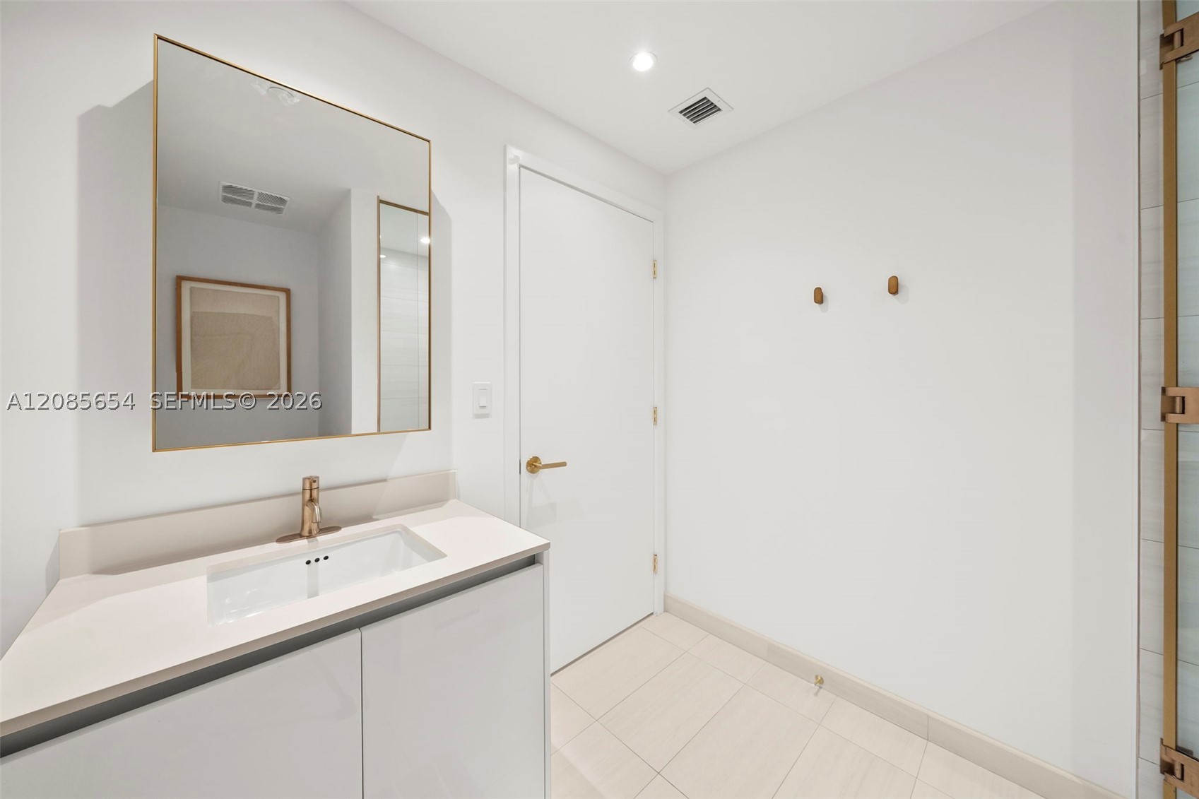 2678 Tigertail Ave #1101 Miami, FL 33133