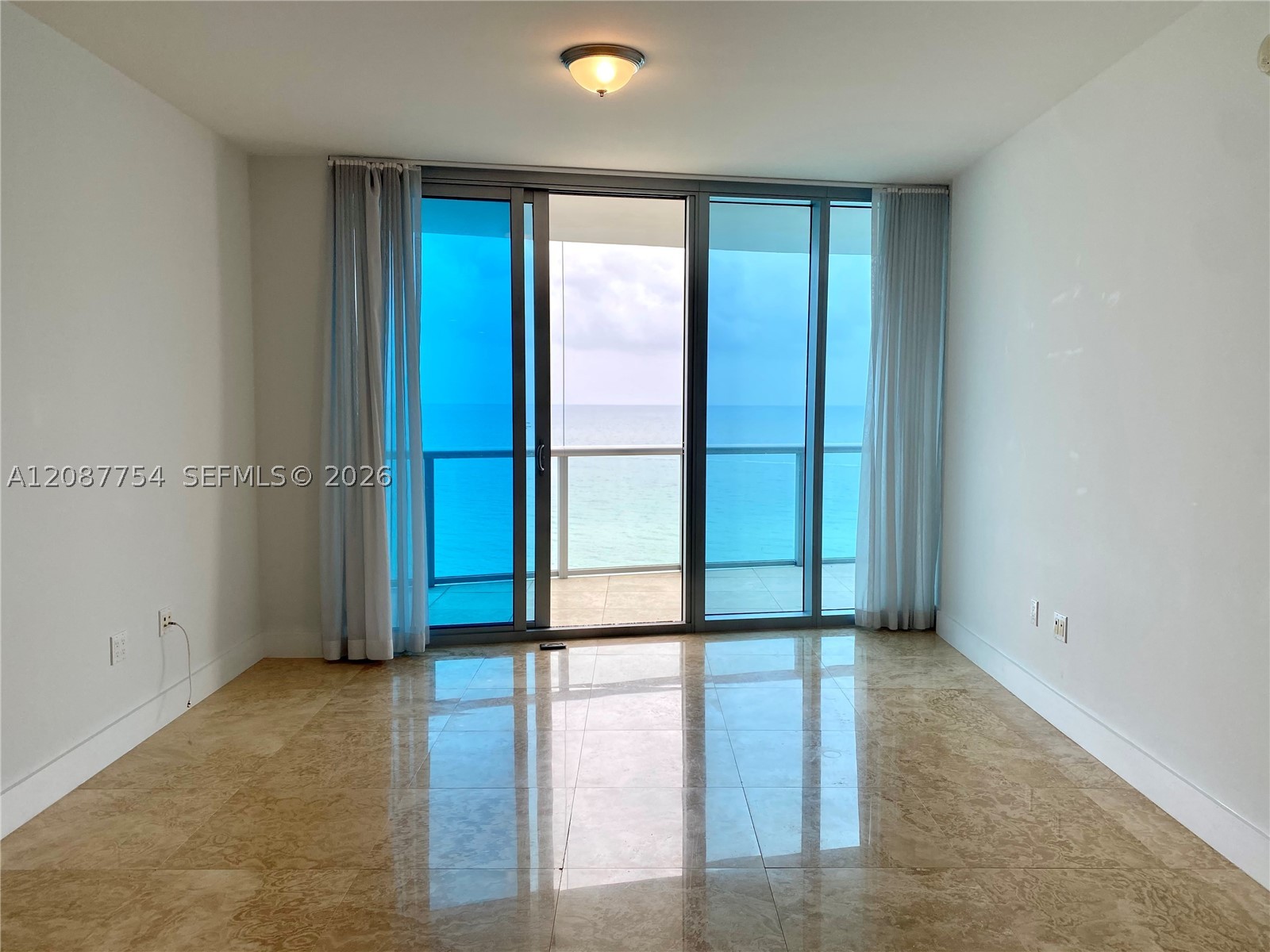 image Jade Beach5