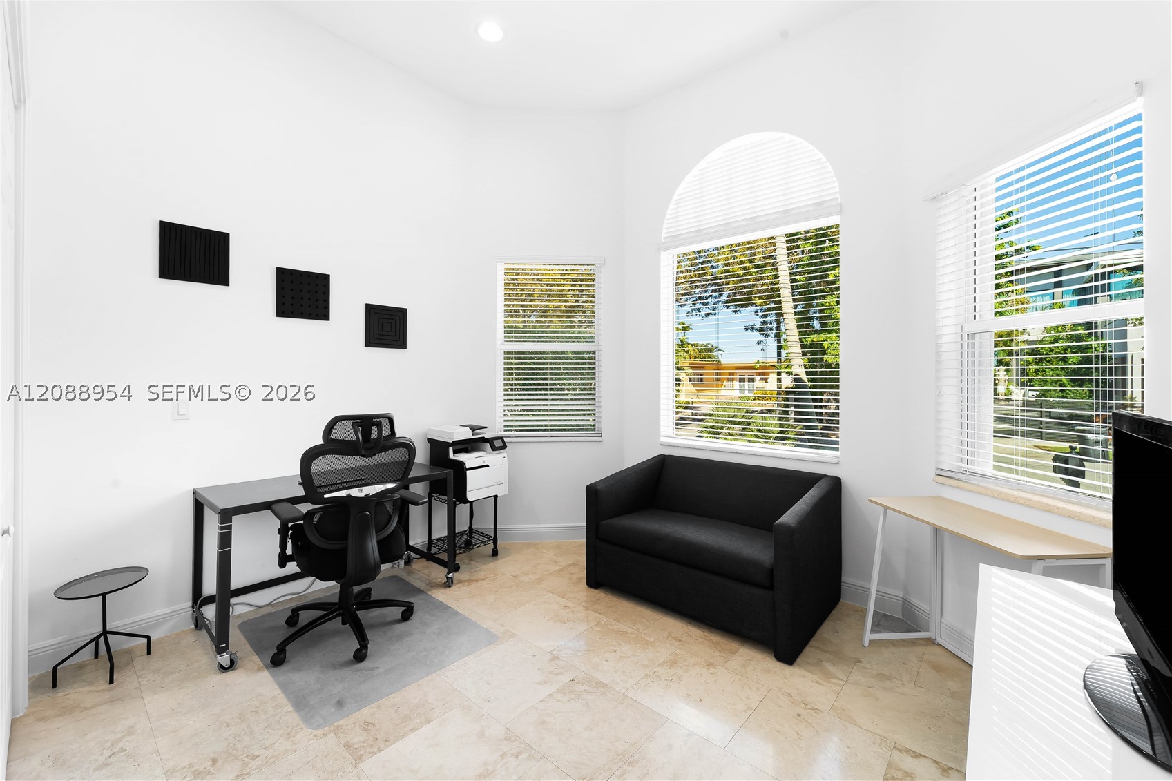 1490 Cleveland Rd Miami Beach, FL 33141