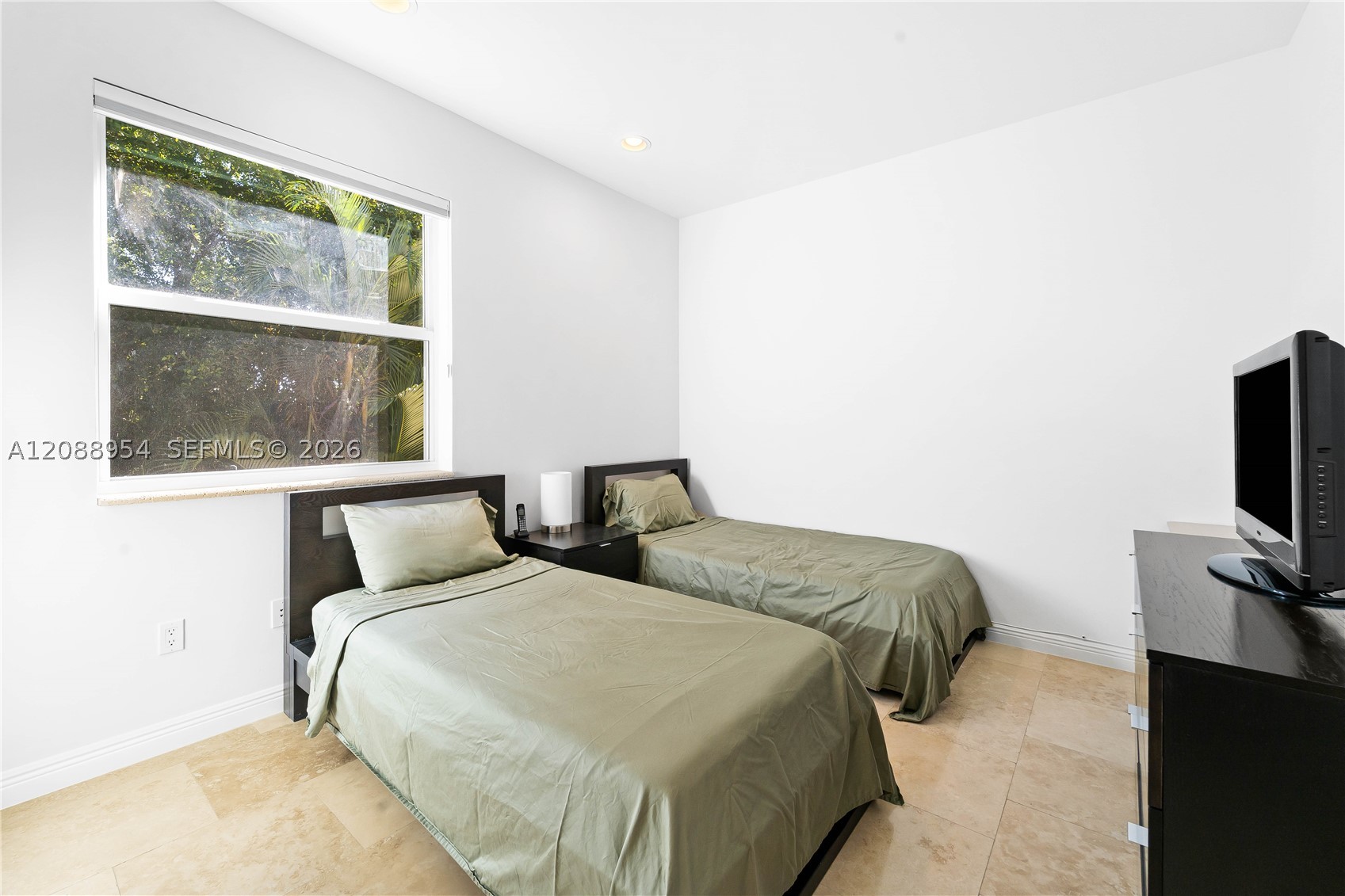 1490 Cleveland Rd Miami Beach, FL 33141