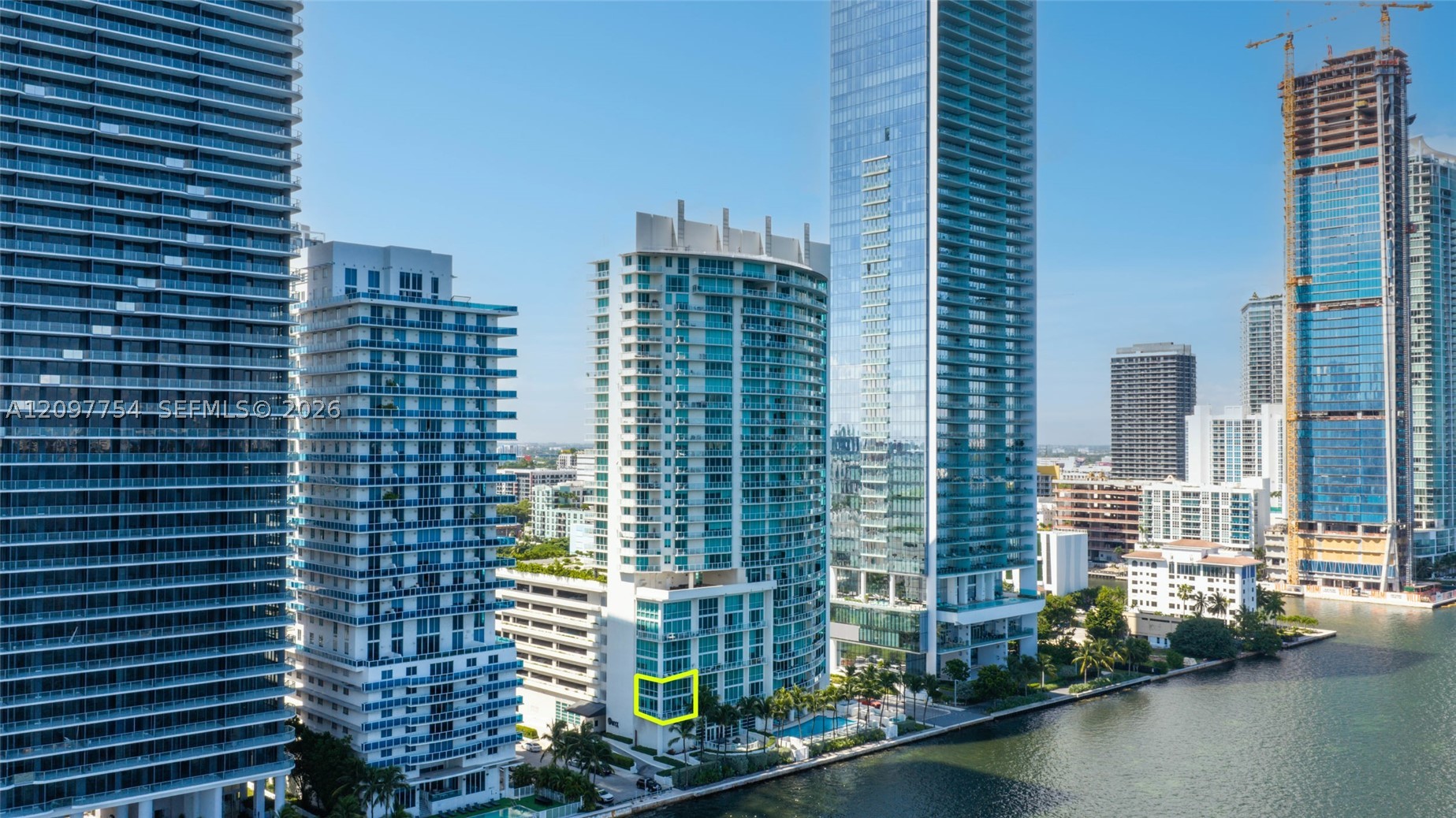 image Onyx on the Bay34